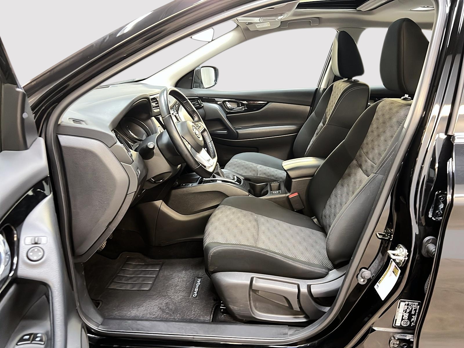 Nissan Qashqai SV TOIT 4RM 2023 - image #7