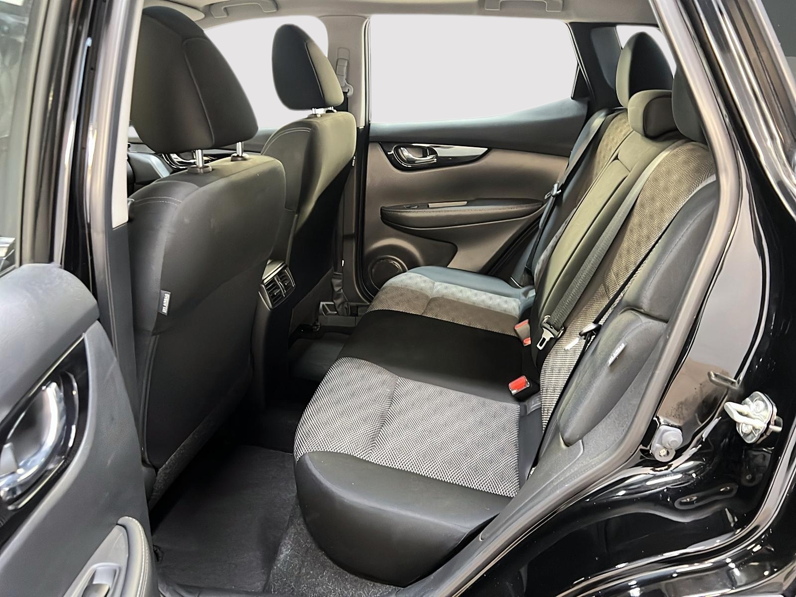 Nissan Qashqai SV TOIT 4RM 2023 - image #10