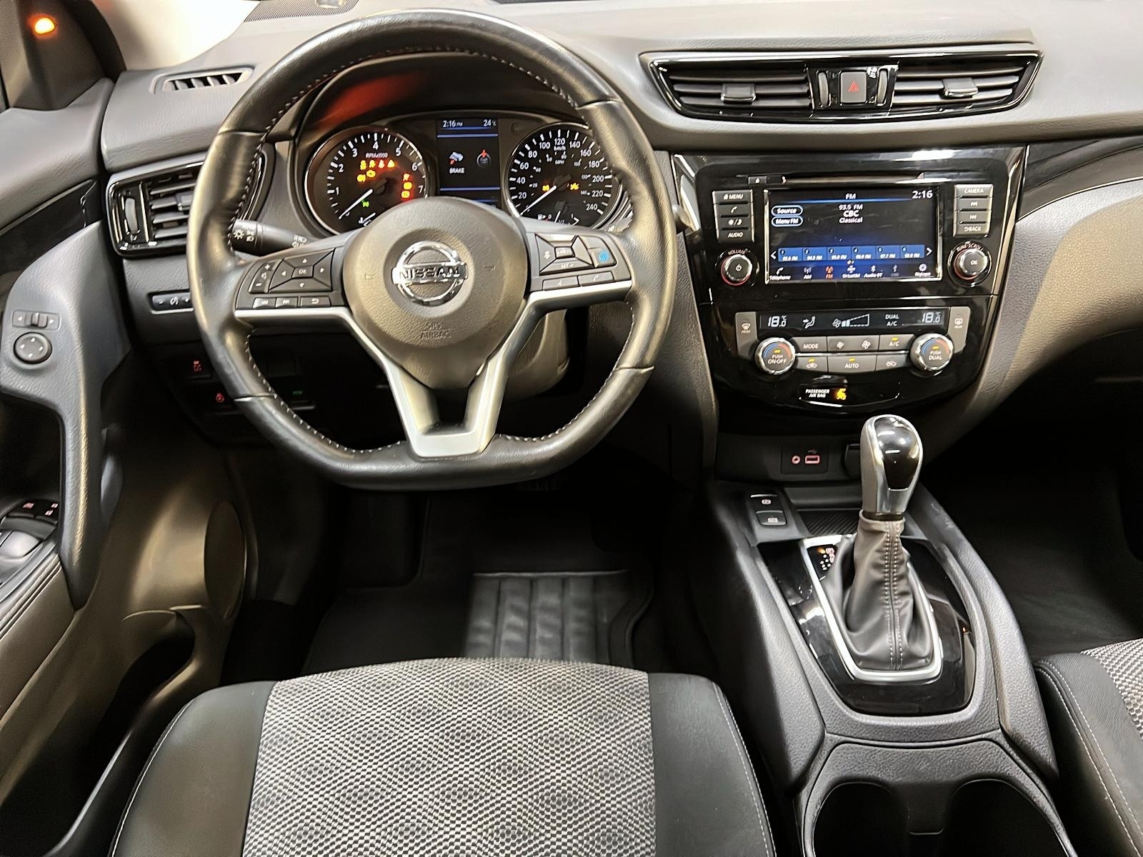 Nissan Qashqai SV TOIT 4RM 2023 - image #11