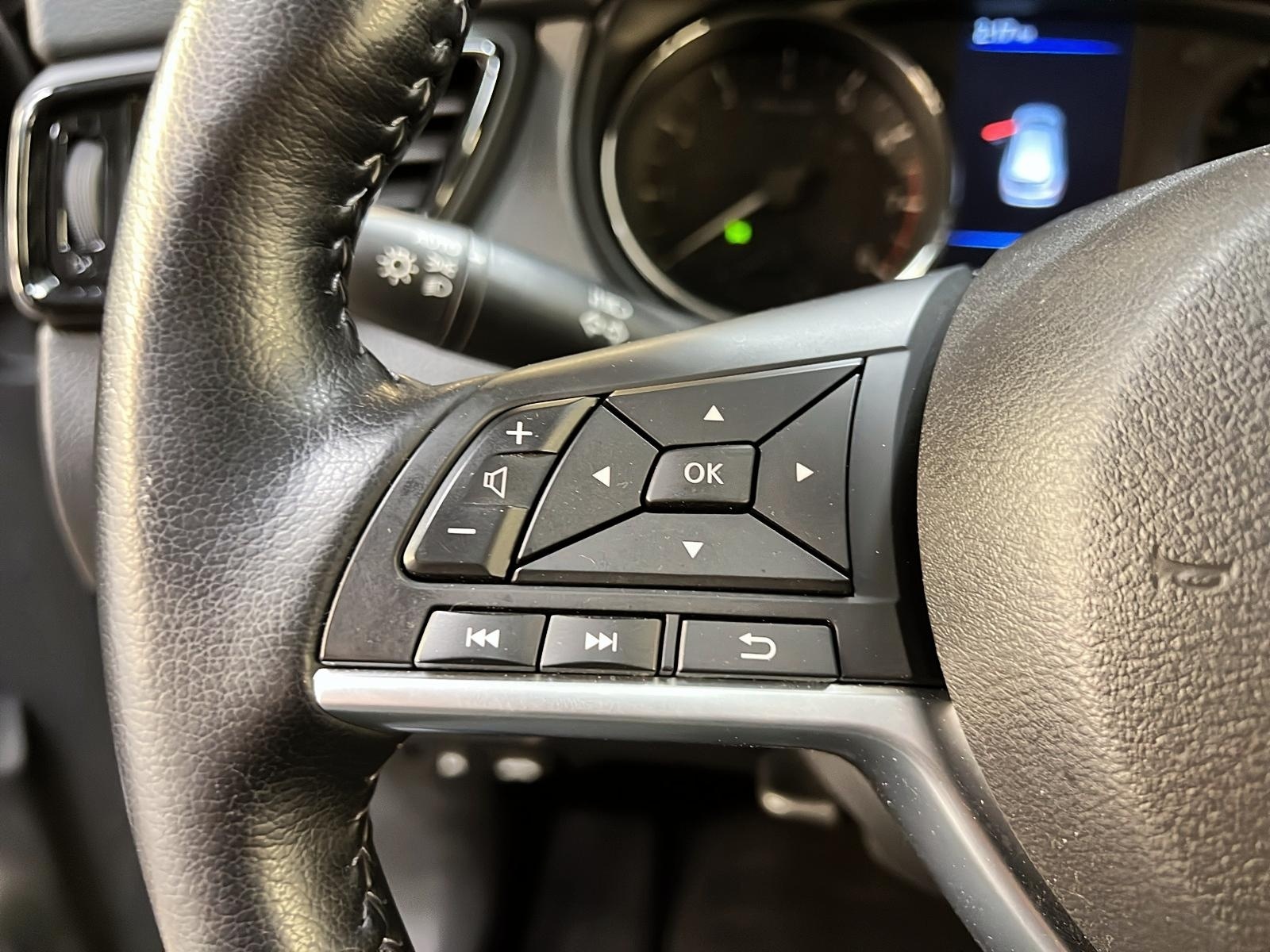 Nissan Qashqai SV TOIT 4RM 2023 - image #20