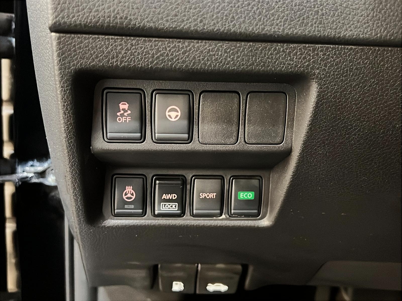 Nissan Qashqai SV TOIT 4RM 2023 - image #21