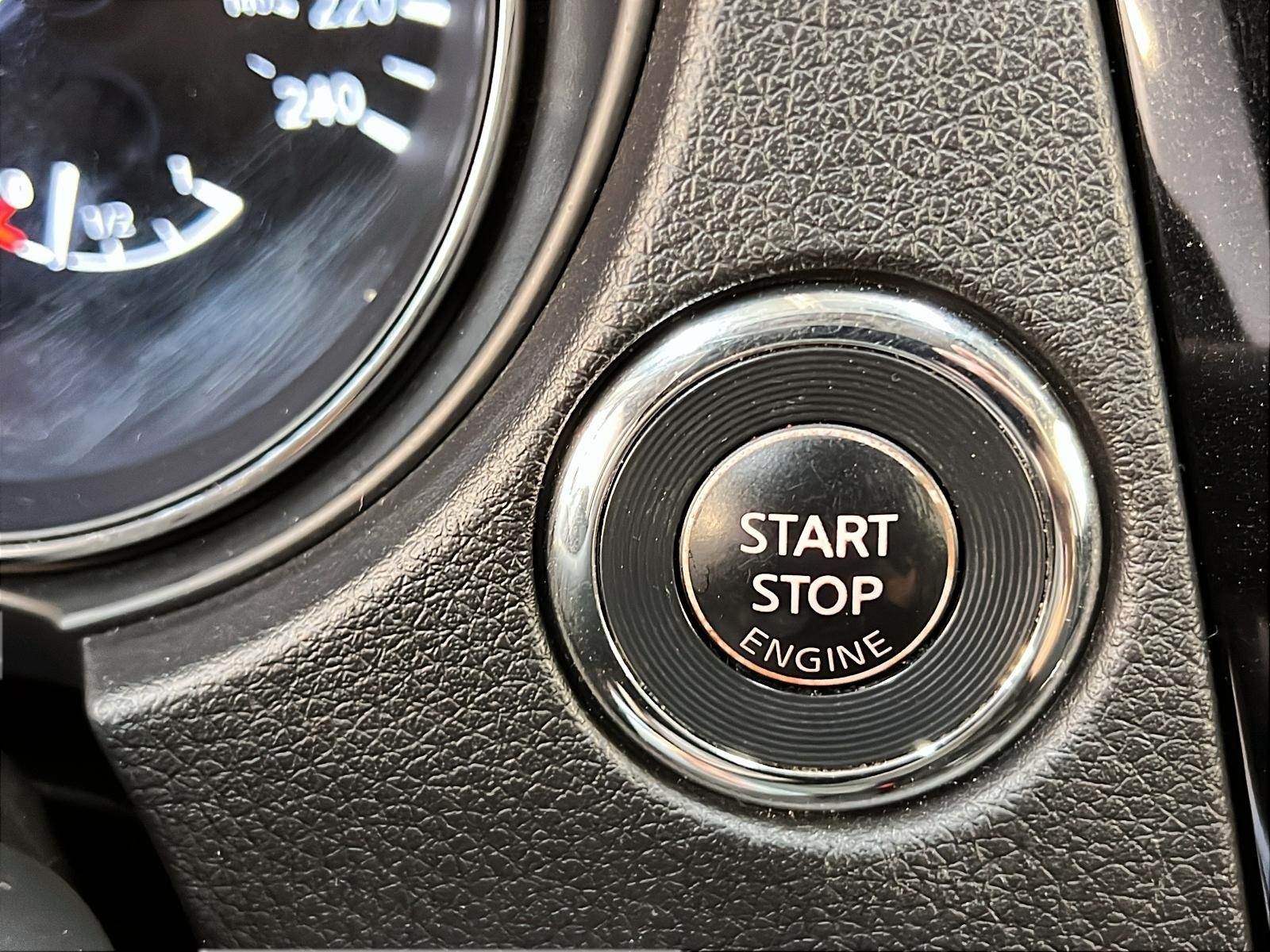 Nissan Qashqai SV TOIT 2018 - image #19