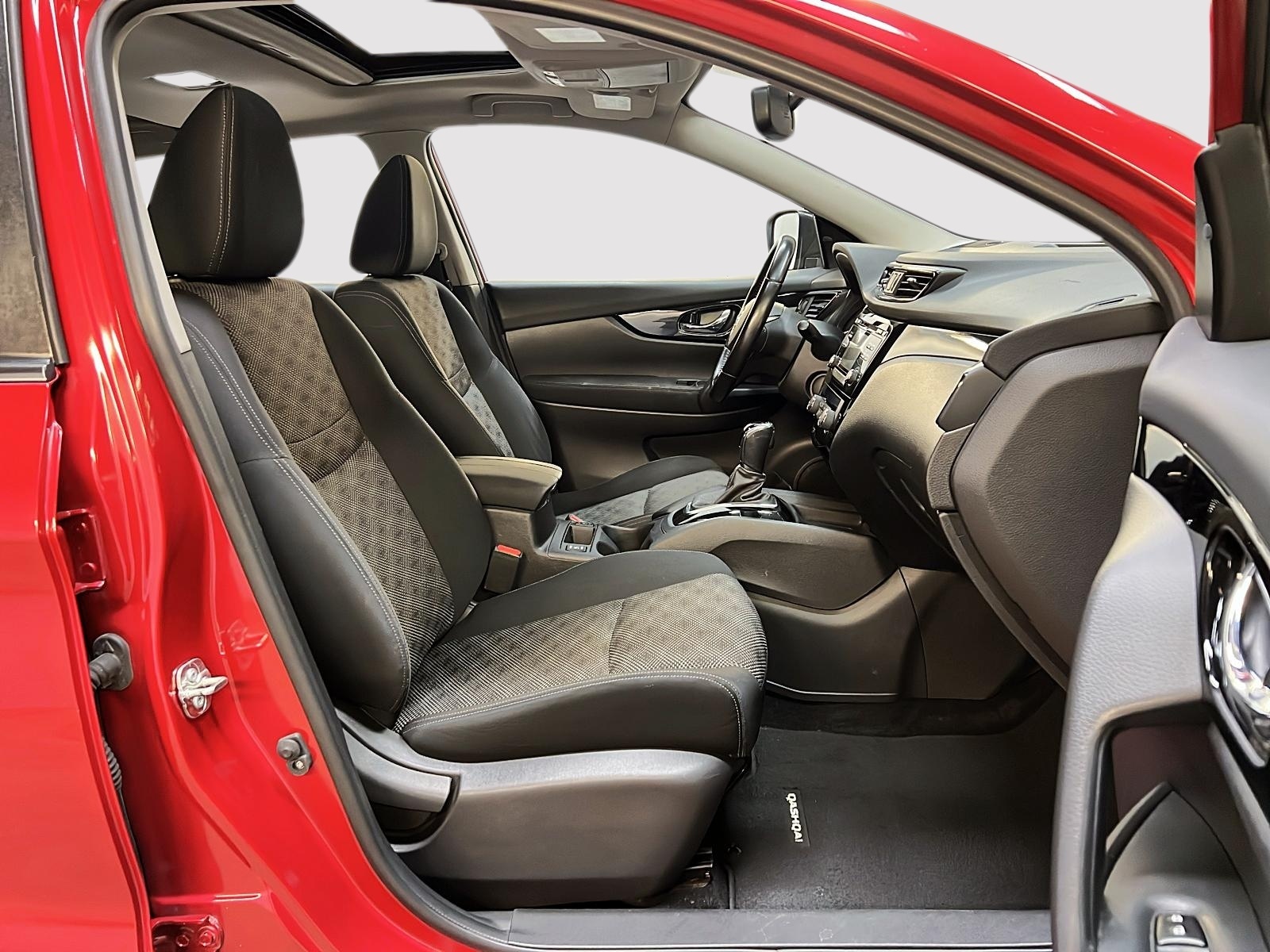 Nissan Qashqai SV TOIT 2018 - image #8