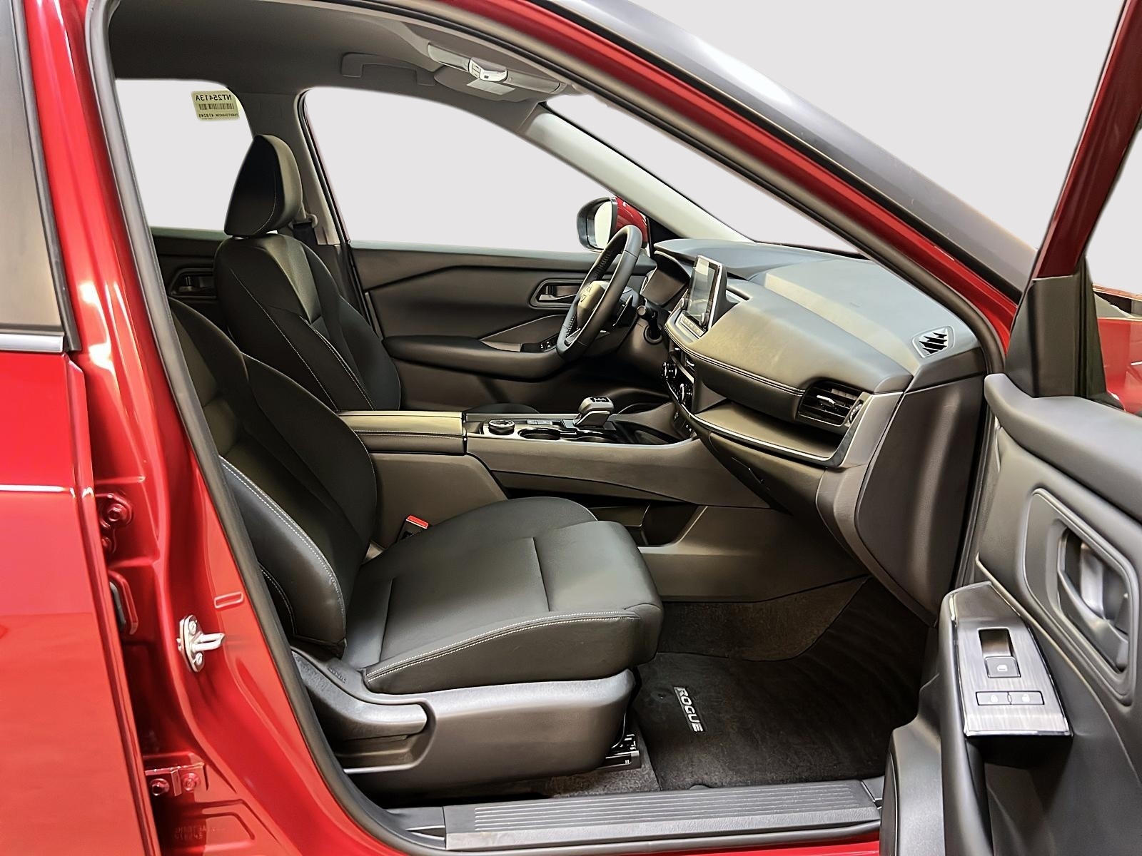 Nissan Rogue S 4RM 2025 - image #8