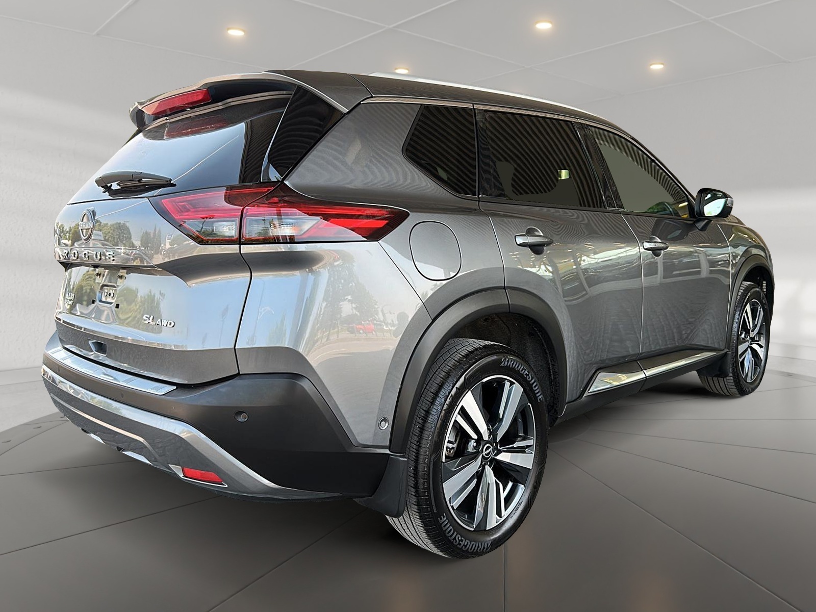 Nissan Rogue SL CUIR TOIT PANO NAV 4RM 2023 - image #4