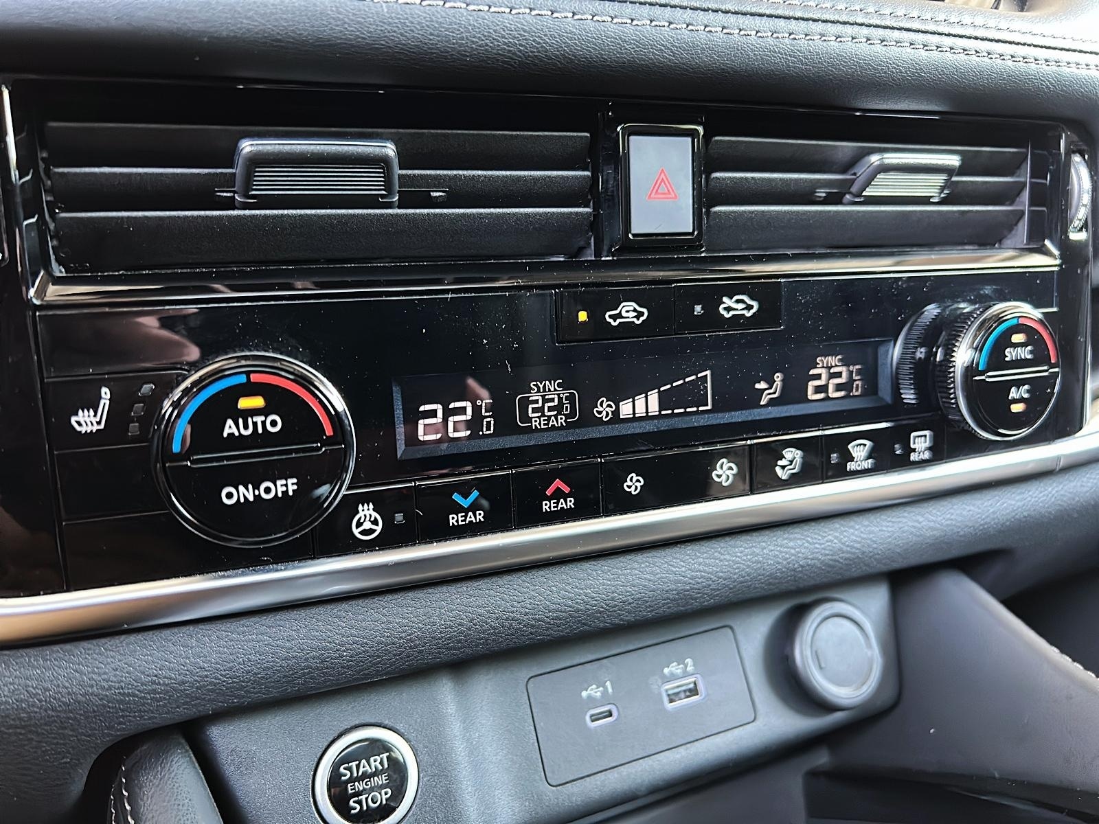 Nissan Rogue SL CUIR TOIT PANO NAV 4RM 2023 - image #18