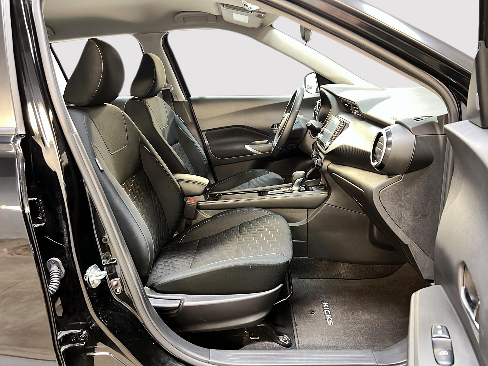 Nissan Kicks 2023 - Image #8