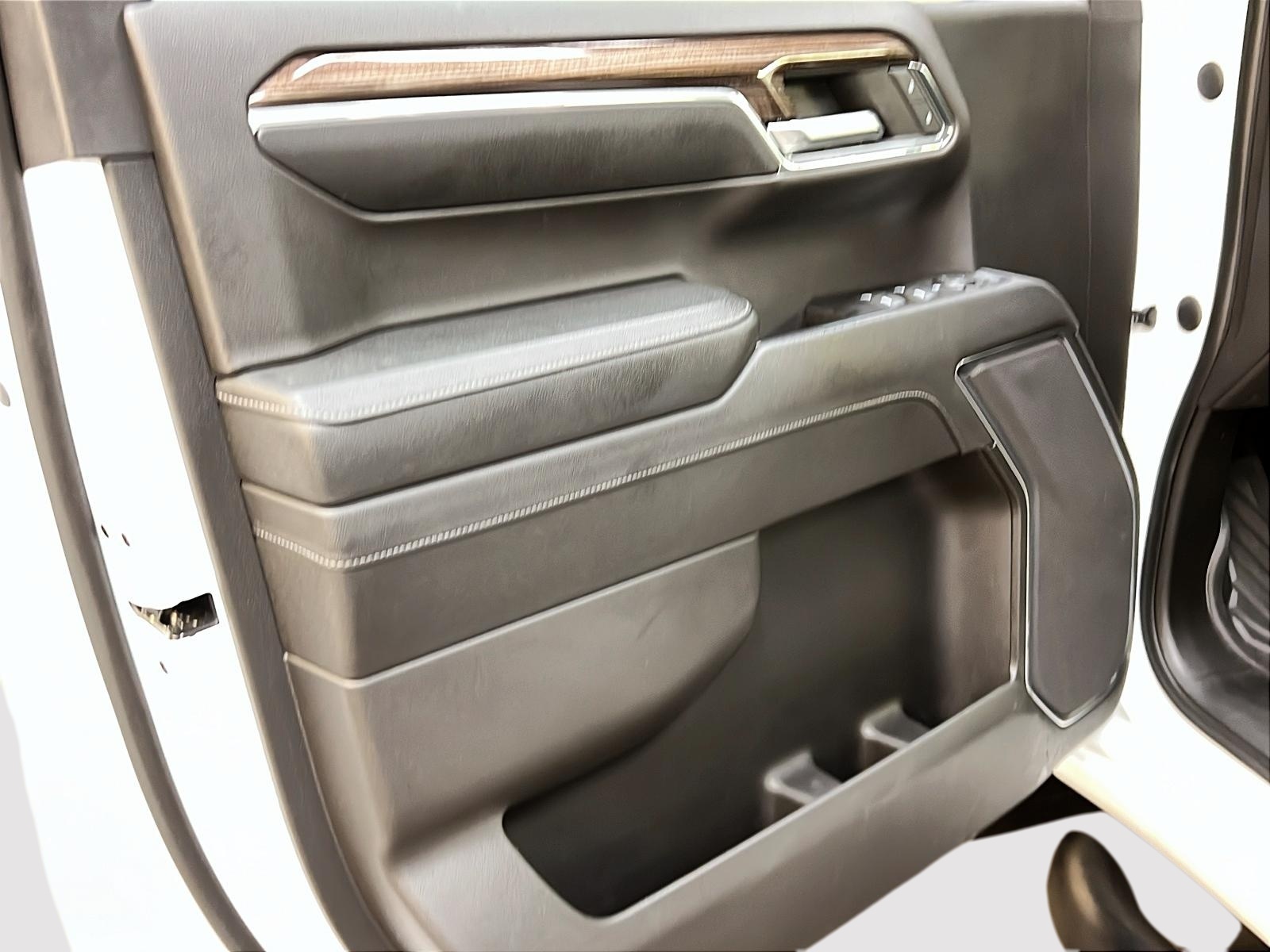 Chevrolet Silverado 1500 2023 - Image #23