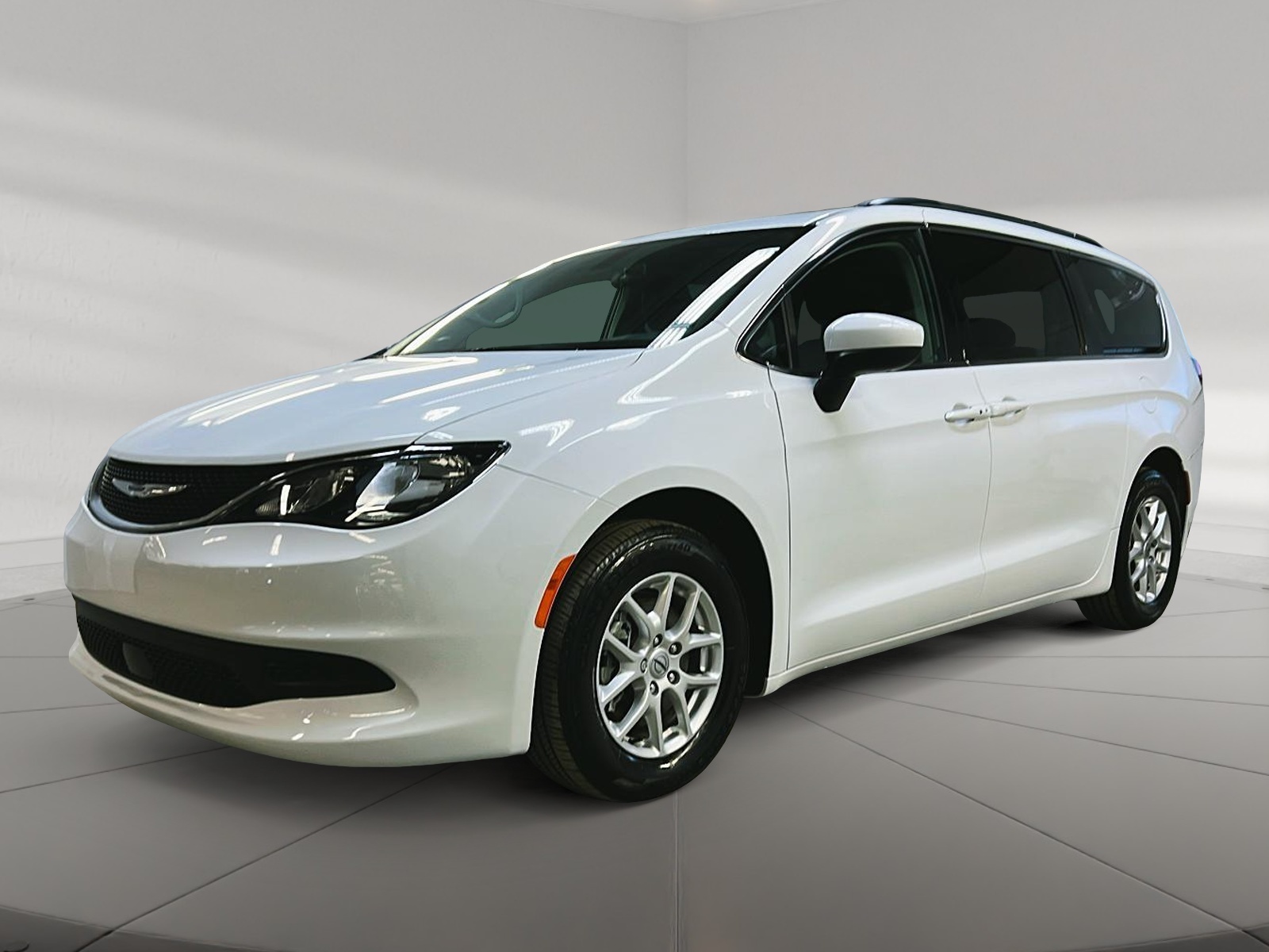 Chrysler Grand Caravan 2021 - Image #1