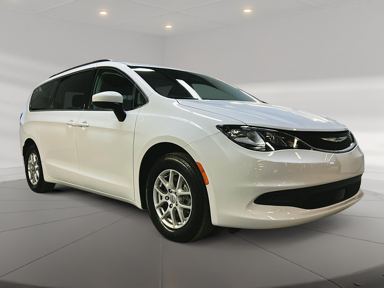 Chrysler Grand Caravan 2021 - Image #3