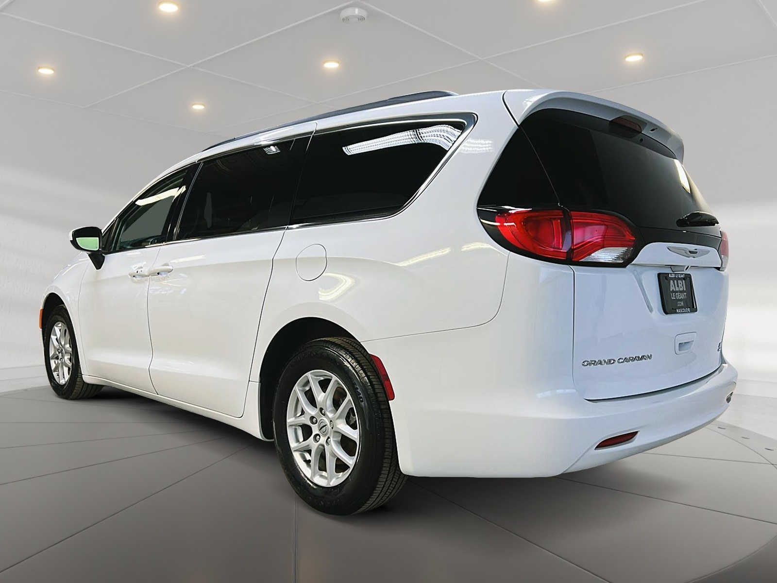 Chrysler Grand Caravan SXT STOW N GO 2021 - image #6