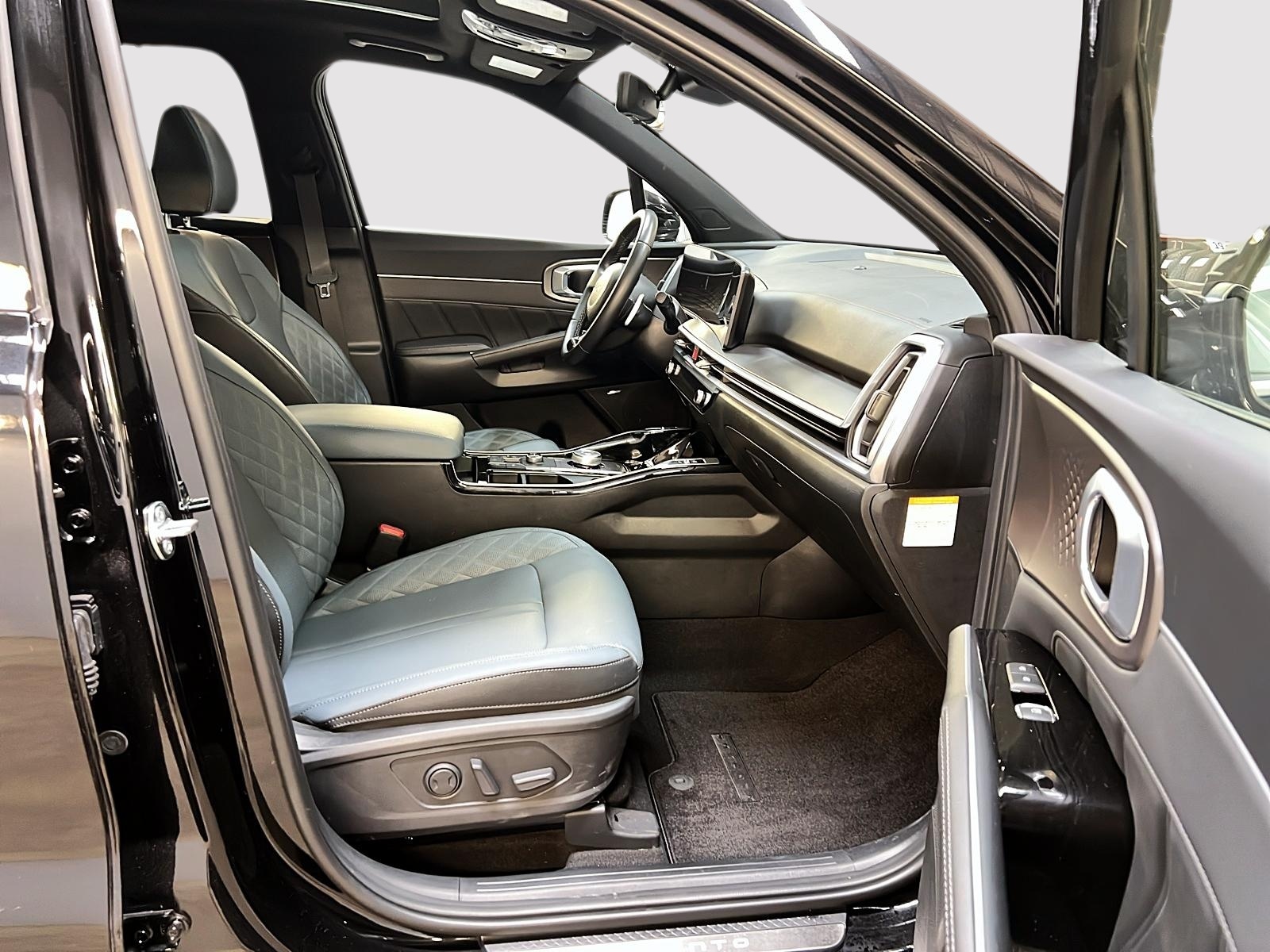 Kia Sorento SX HYBRIDE CUIR TOIT PANO NAV 4RM 2025 - image #8