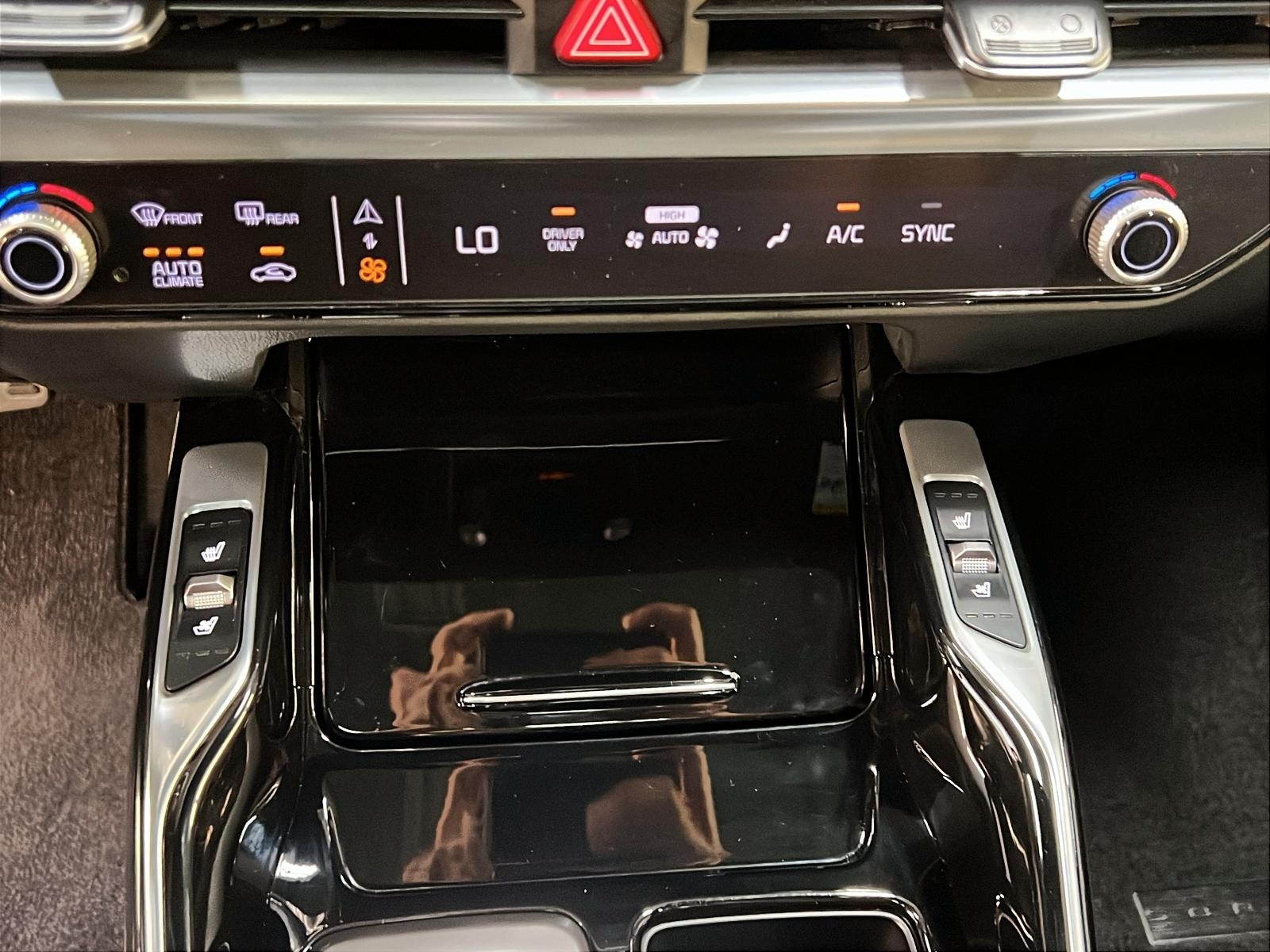 Kia Sorento SX HYBRIDE CUIR TOIT PANO NAV 4RM 2025 - image #19