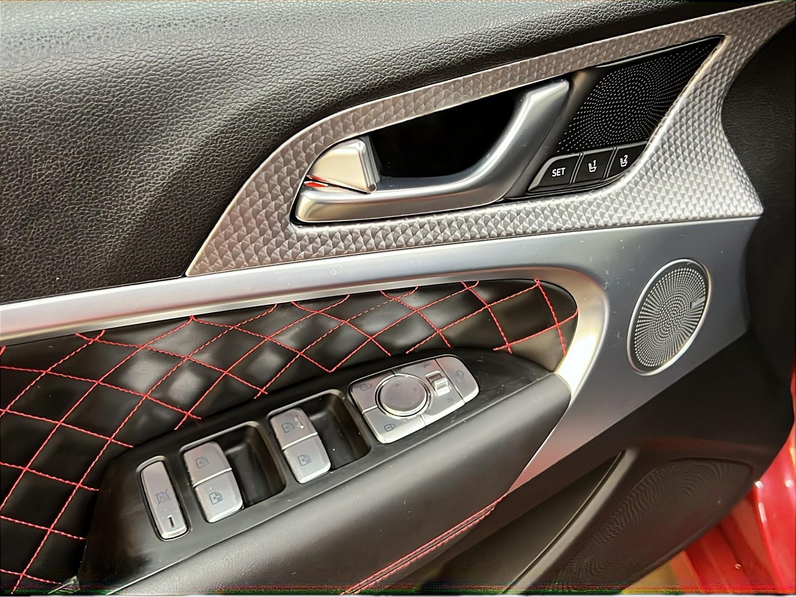 Genesis G70 SPORT 3.3T CUIIR TOIT NAV 4RM 2023 - image #25
