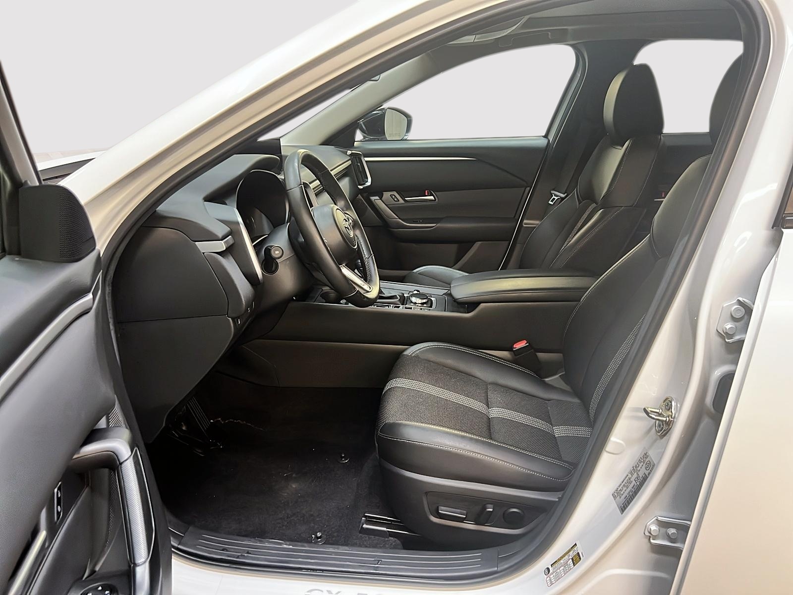 Mazda CX-50 GS LUXE TOIT PANO 4RM 2024 - image #7