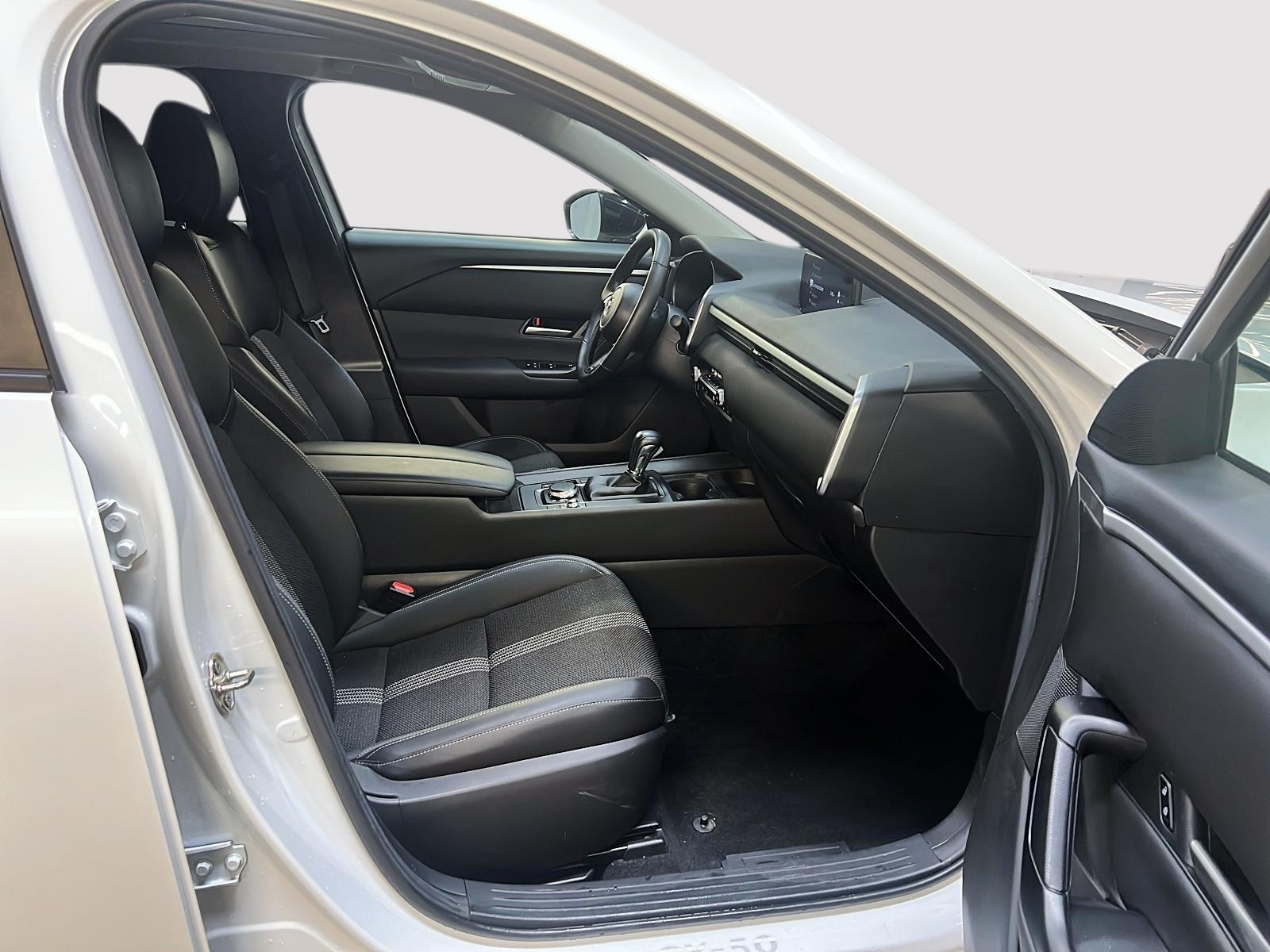 Mazda CX-50 GS LUXE TOIT PANO 4RM 2024 - image #8