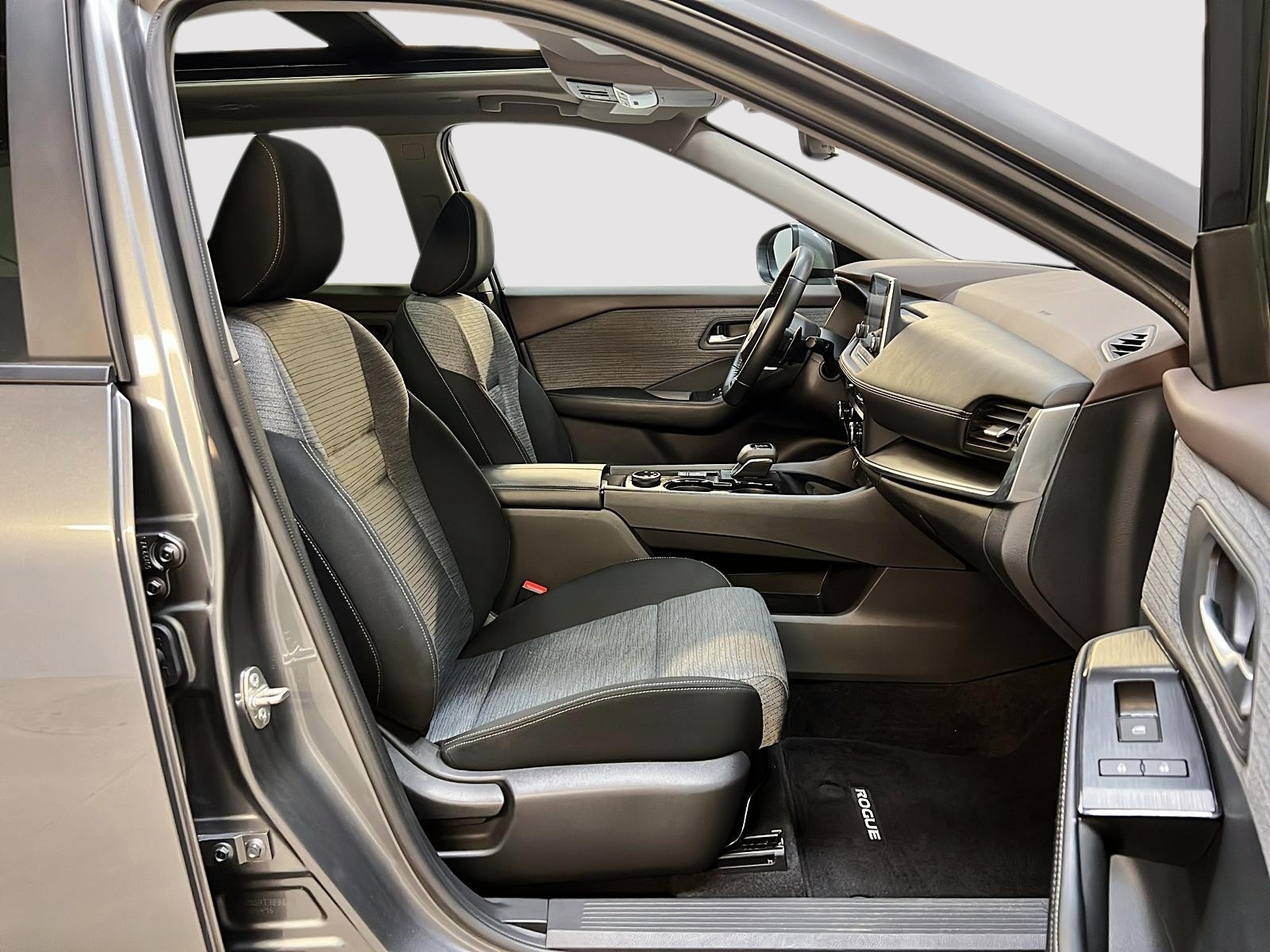 Nissan Rogue SV TOIT PANO 4RM 2023 - image #8