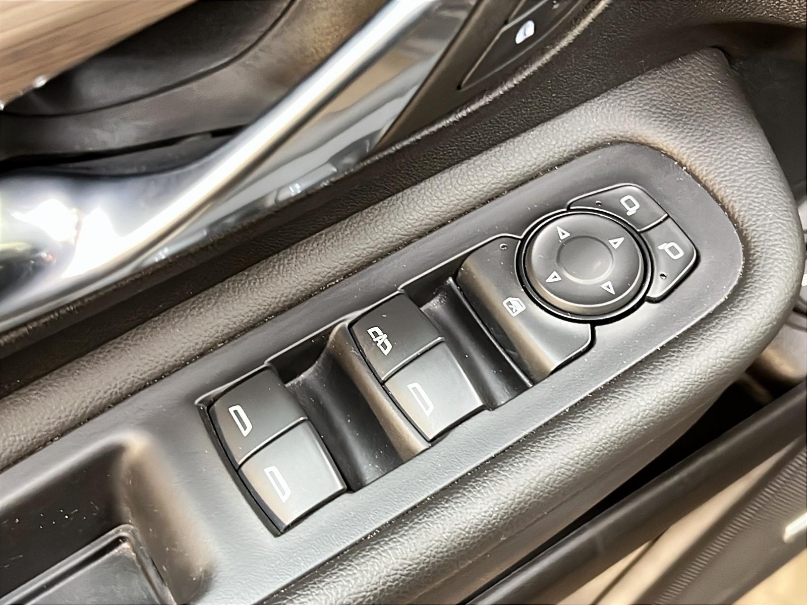 GMC Terrain 2023 - Image #24