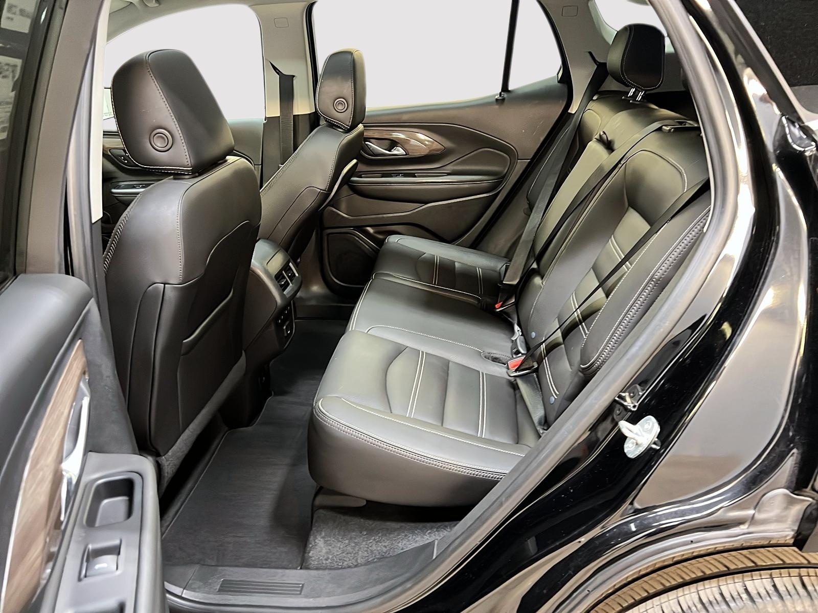 GMC Terrain 2023 - Image #10