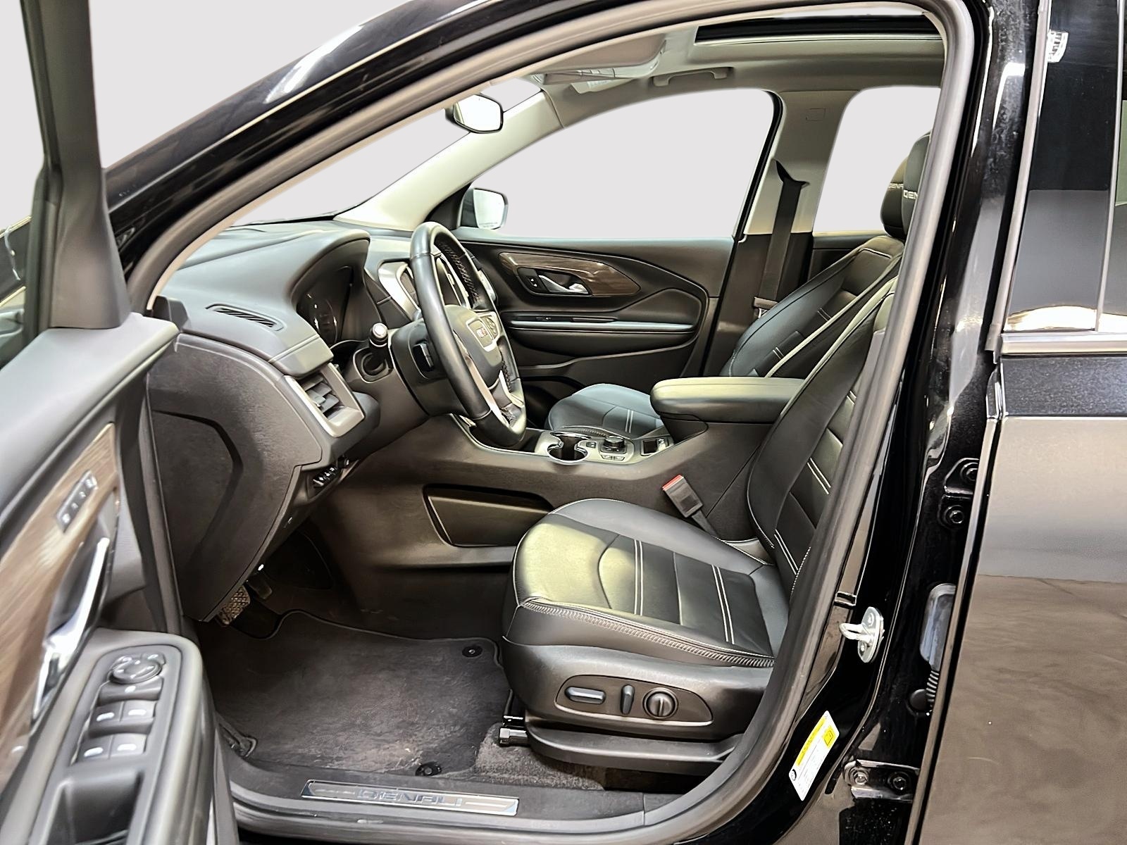 GMC Terrain 2023 - Image #7