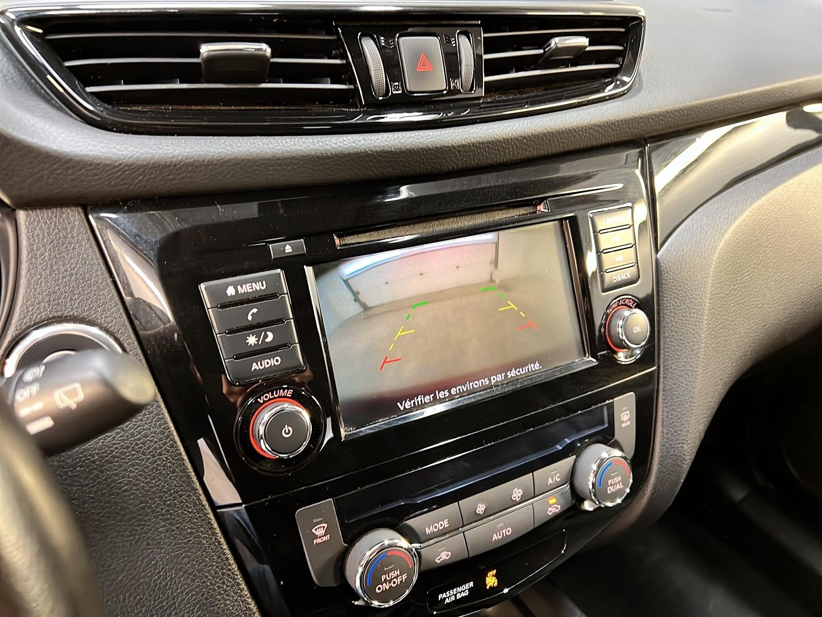 Nissan Qashqai SV TOIT 4RM 2023 - image #18