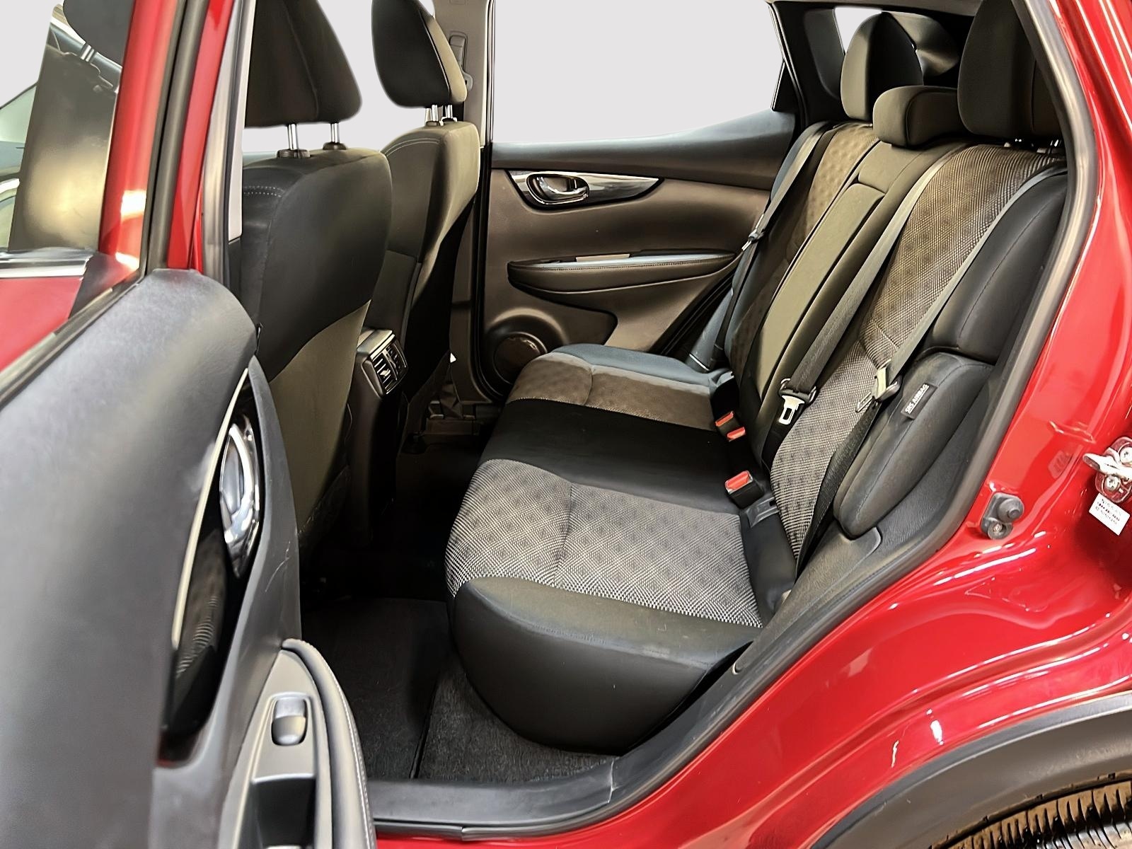 Nissan Qashqai SV TOIT 4RM 2023 - image #9