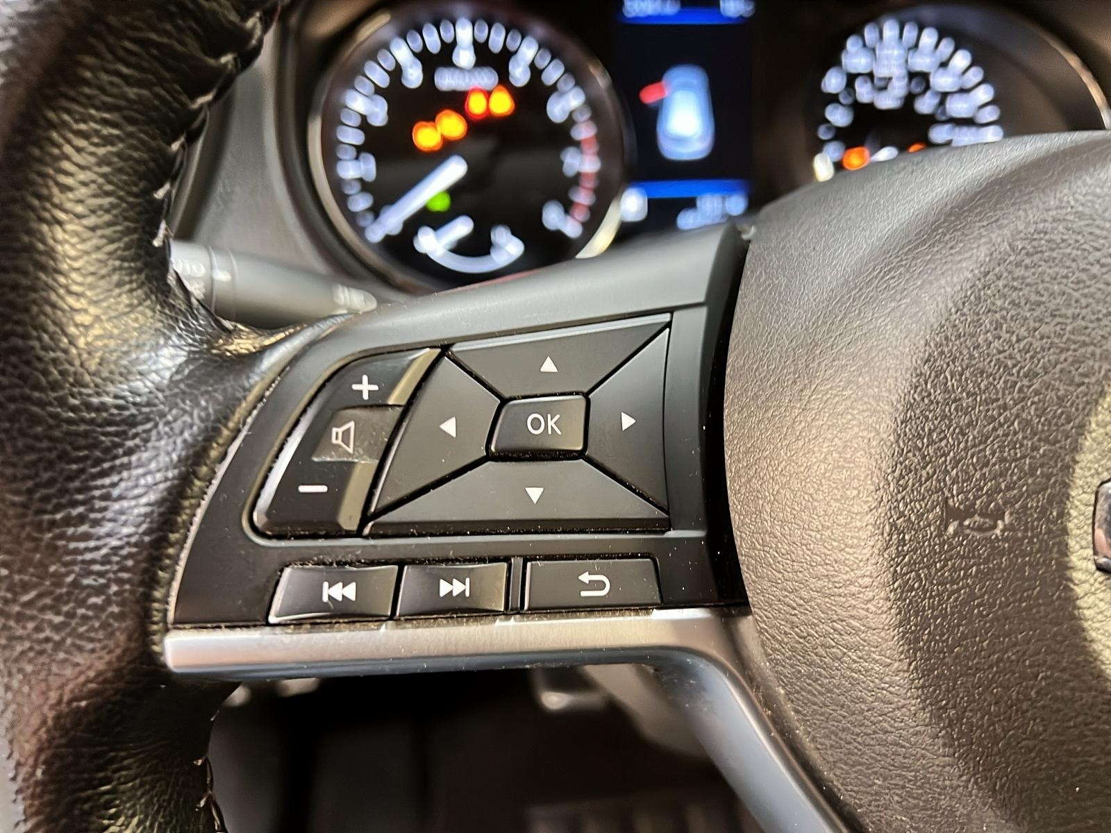 Nissan Qashqai SV TOIT 4RM 2023 - image #21