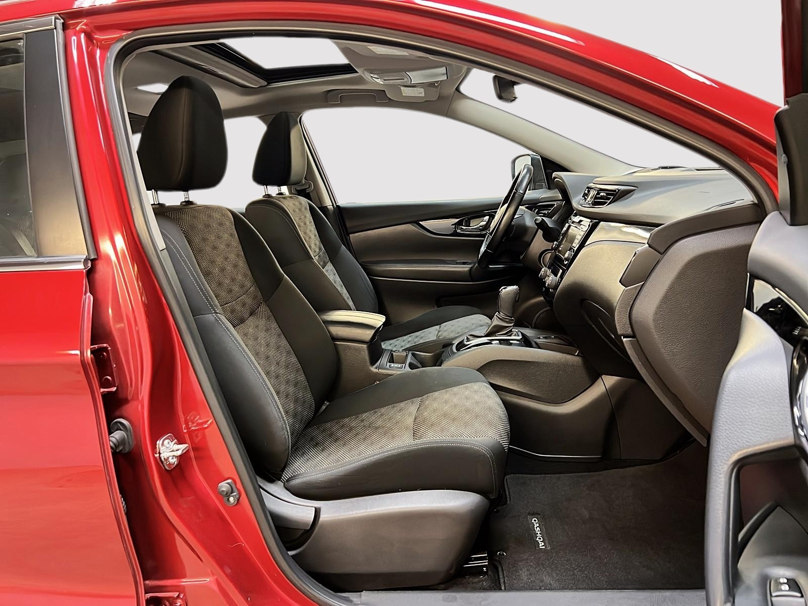 Nissan Qashqai SV TOIT 4RM 2023 - image #8