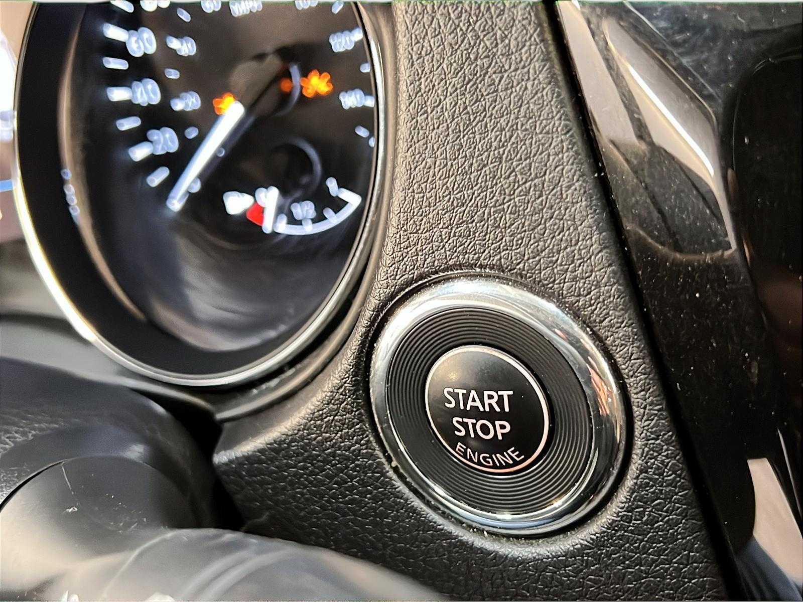 Nissan Qashqai SV TOIT 4RM 2023 - image #19