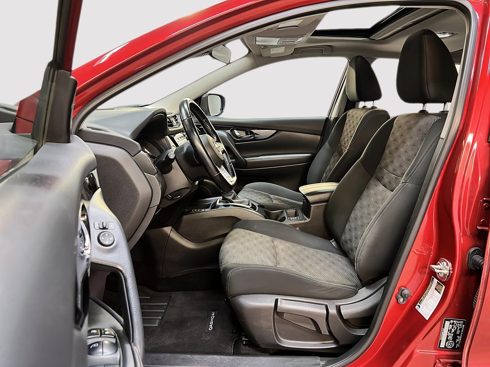 Nissan Qashqai SV TOIT 4RM 2023 - image #7