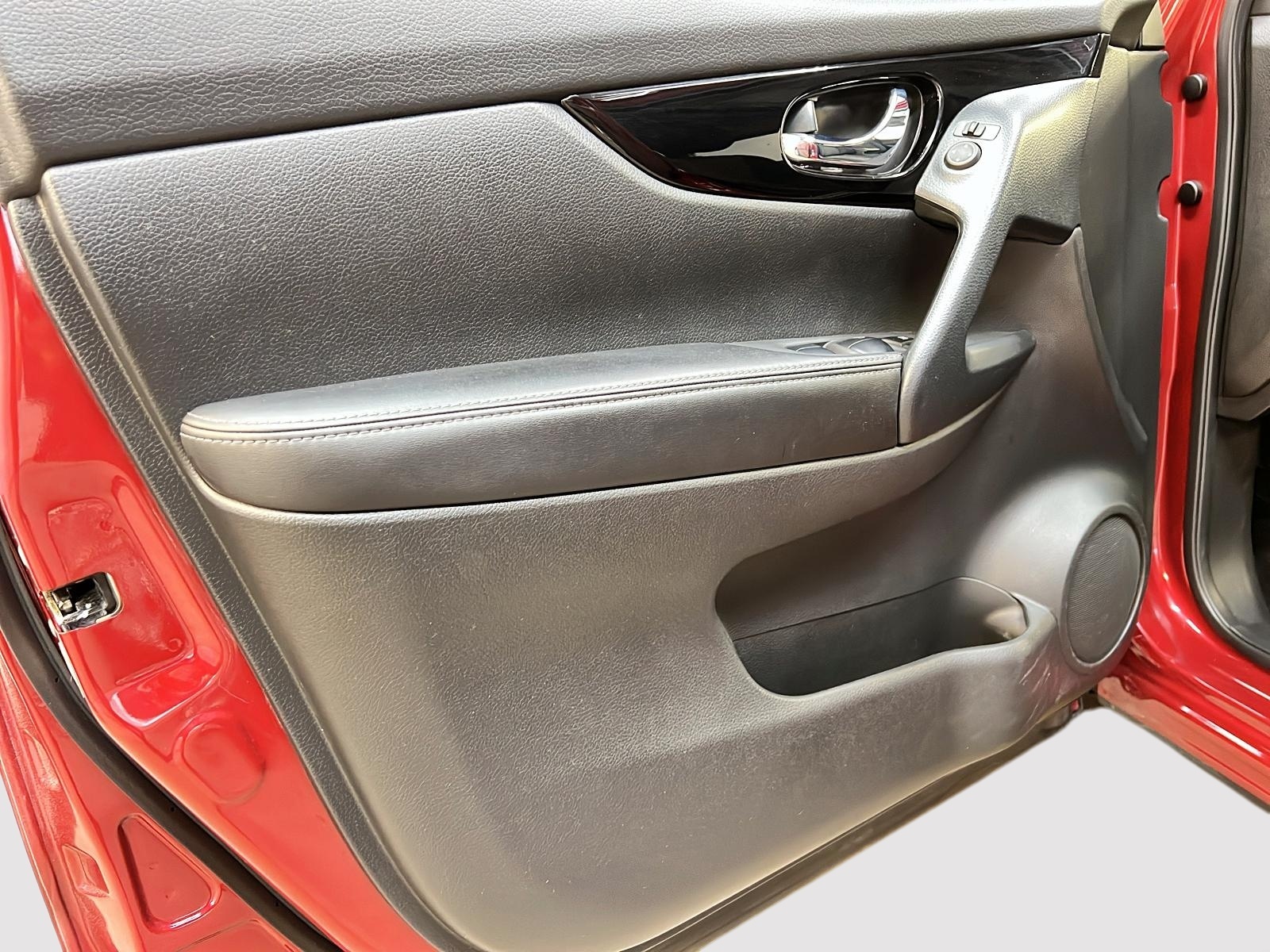 Nissan Qashqai SV TOIT 4RM 2023 - image #24