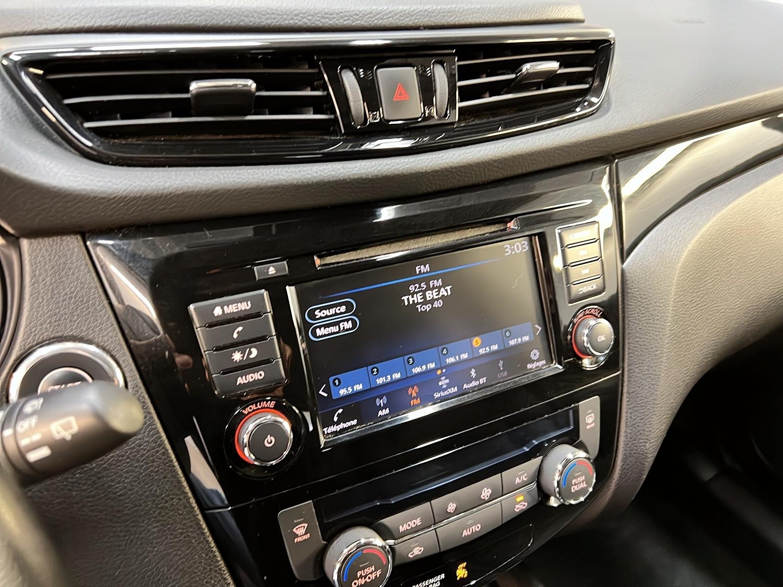 Nissan Qashqai SV TOIT 4RM 2023 - image #17