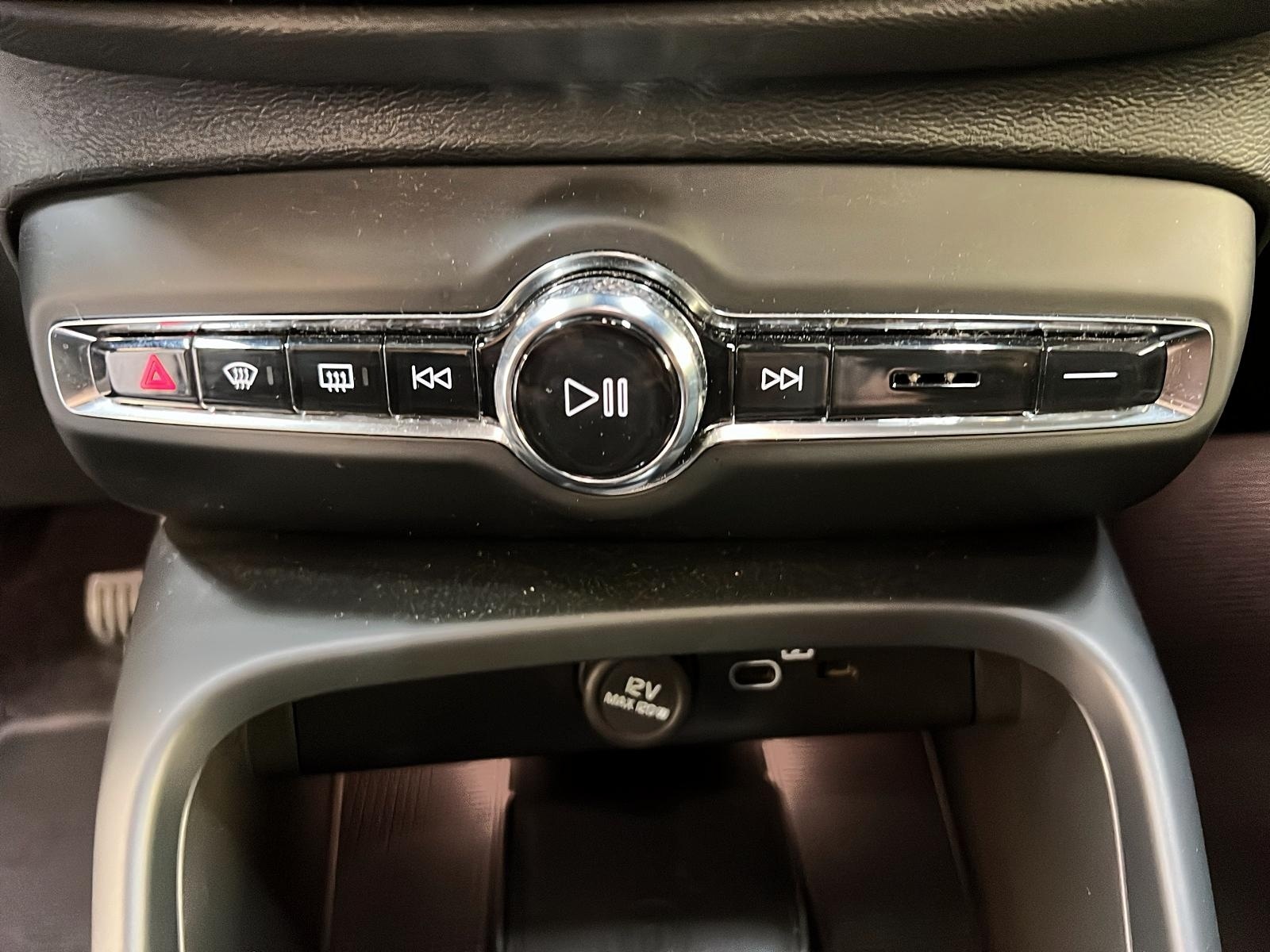 Volvo C40 TWIN RECHARGE PLUS 2023 - image #16