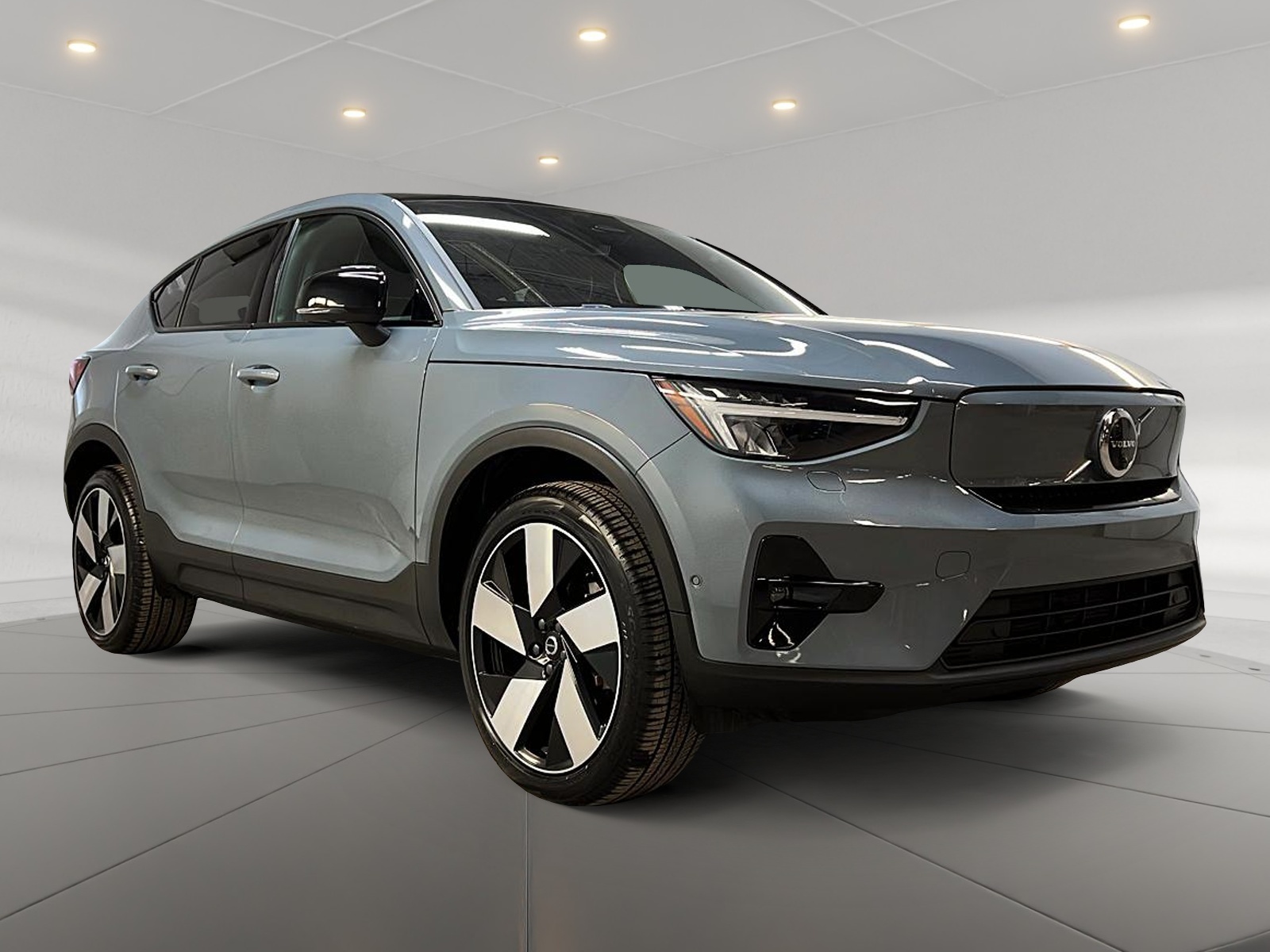 Volvo C40 2023 - Image #3