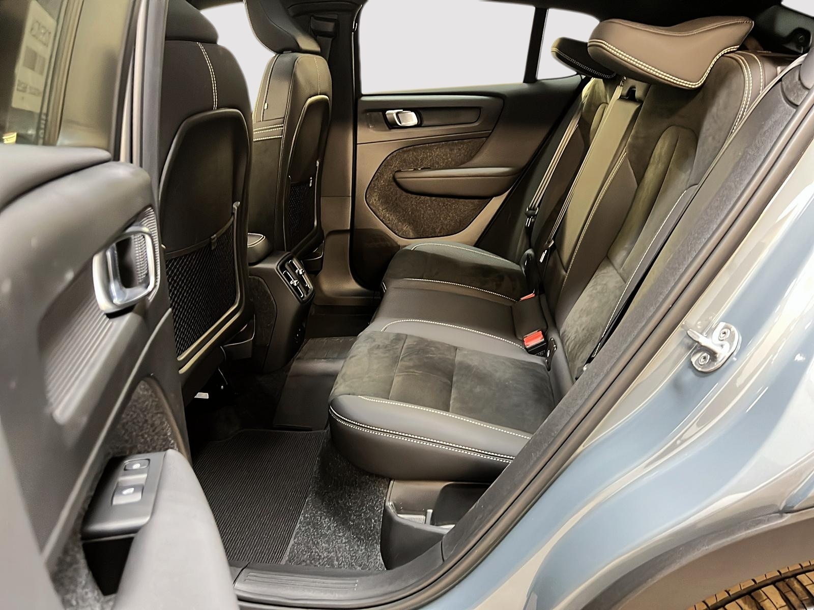 Volvo C40 2023 - Image #9