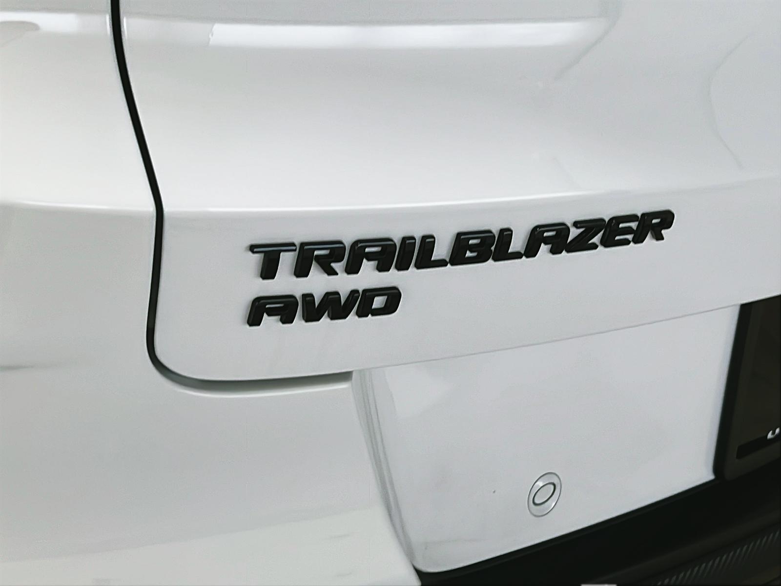 Chevrolet Trailblazer 1RS TOIT PANO 4RM 2023 - image #27