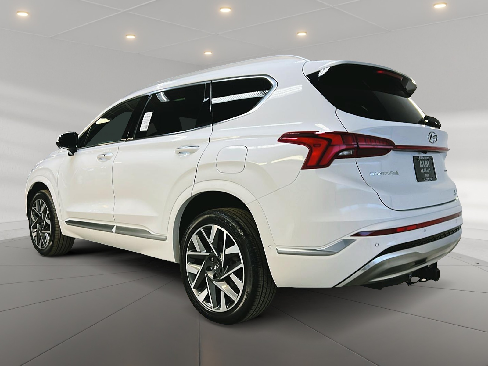 Hyundai Santa Fe ULTIMATE CALLIGRAPHY CUIR TOIT PANO NAV 4RM 2023 - image #6
