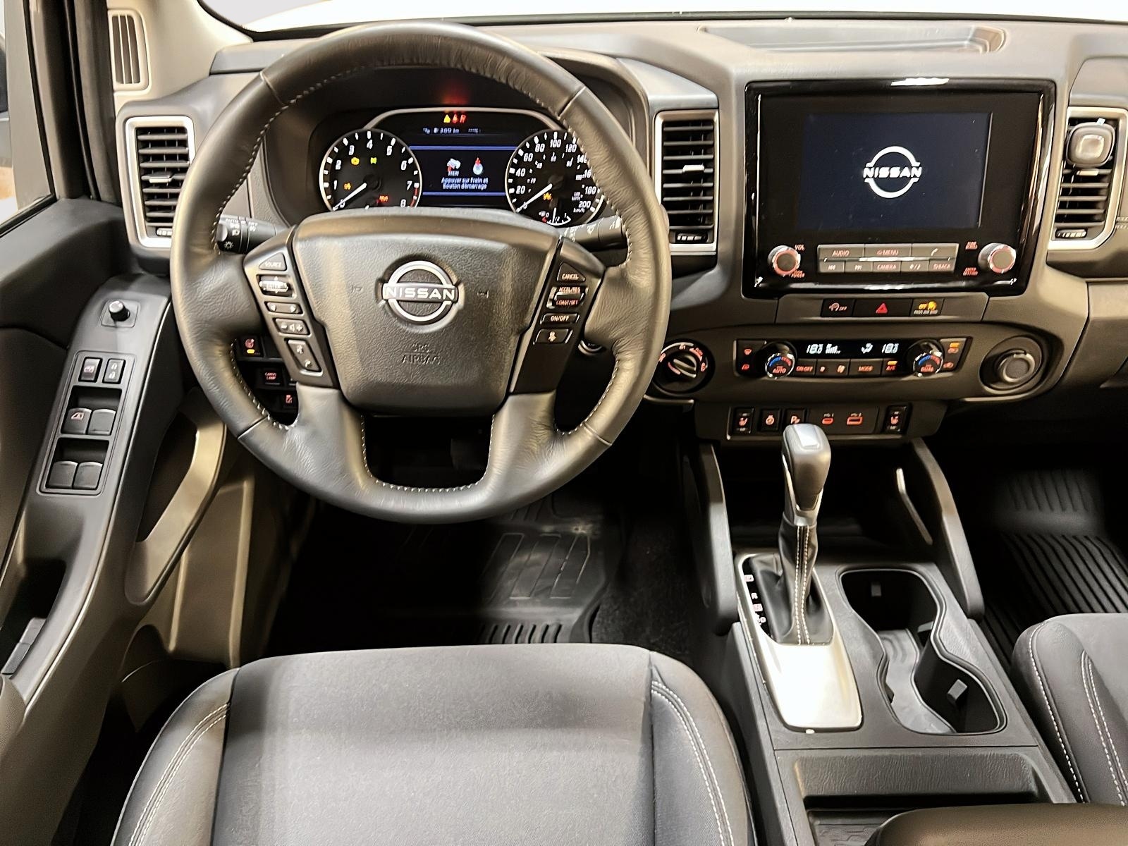 Nissan Frontier SV CREW CAB 4X4 2024 - image #10