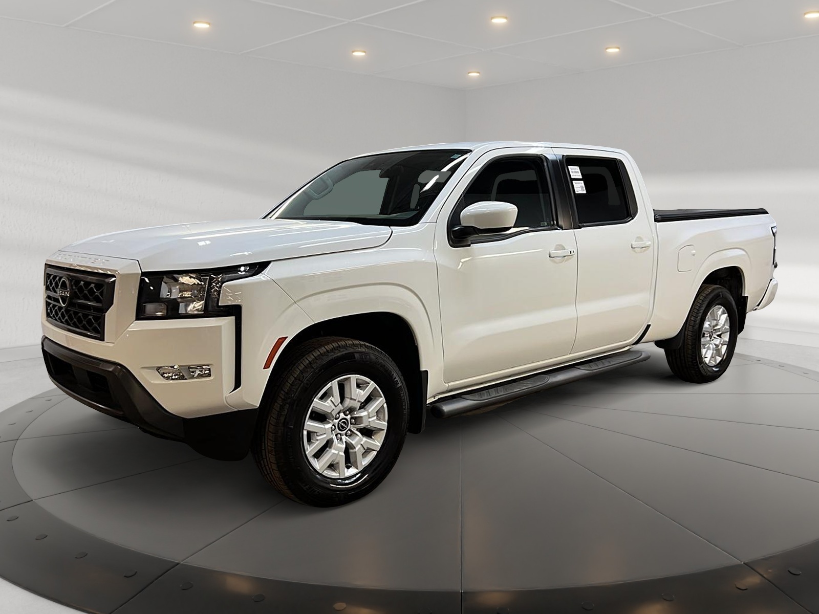 Nissan Frontier SV CREW CAB 4X4 2024 - image #1