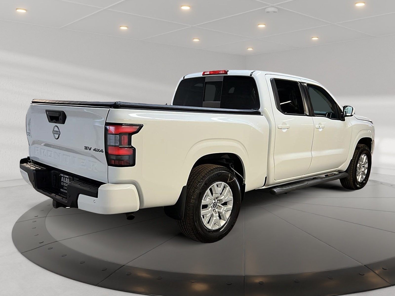 Nissan Frontier SV CREW CAB 4X4 2024 - image #4
