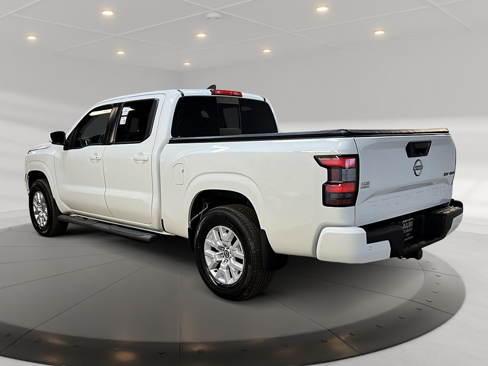 Nissan Frontier SV CREW CAB 4X4 2024 - image #6