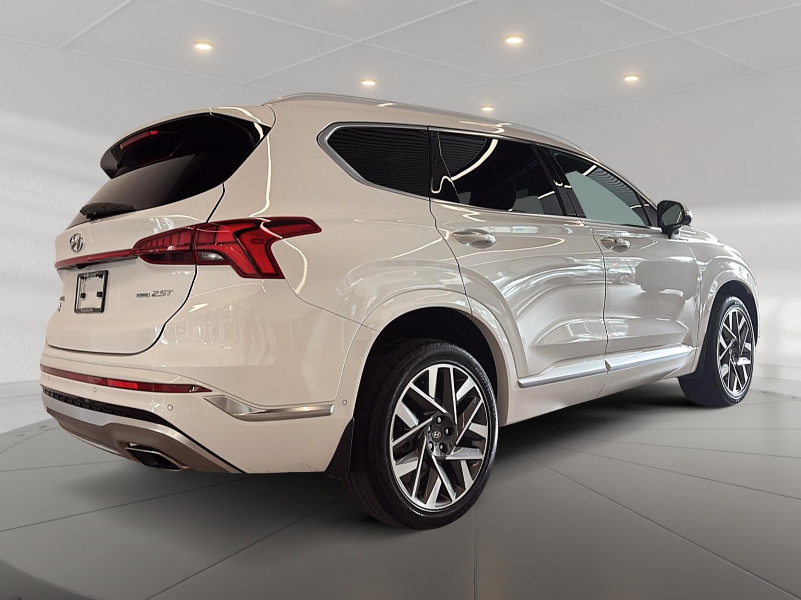 Hyundai Santa Fe ULTIMATE CALLIGRAPHY CUIR TOIT PANO NAV 4RM 2023 - image #4