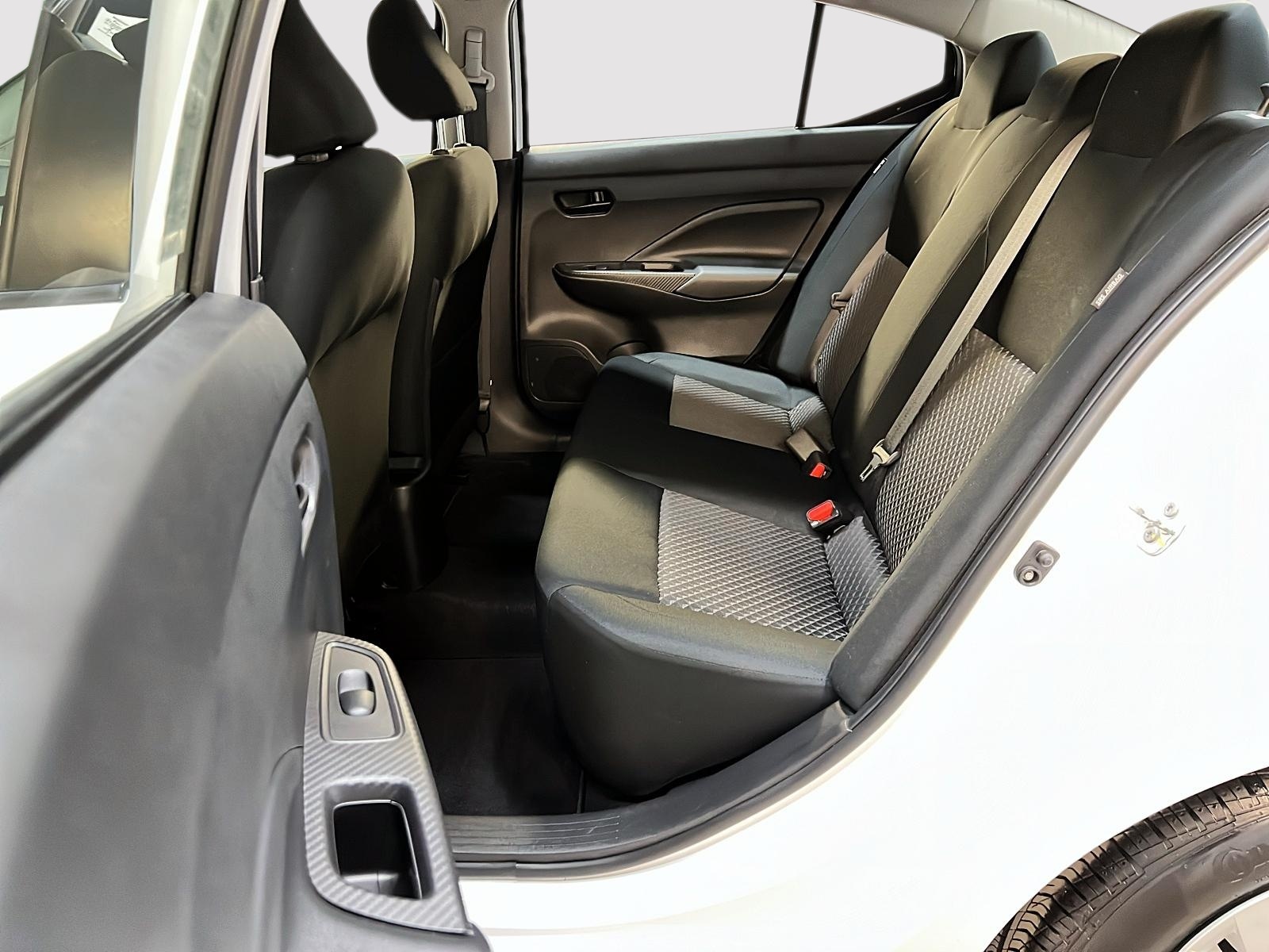 Nissan Versa S 2021 - image #9