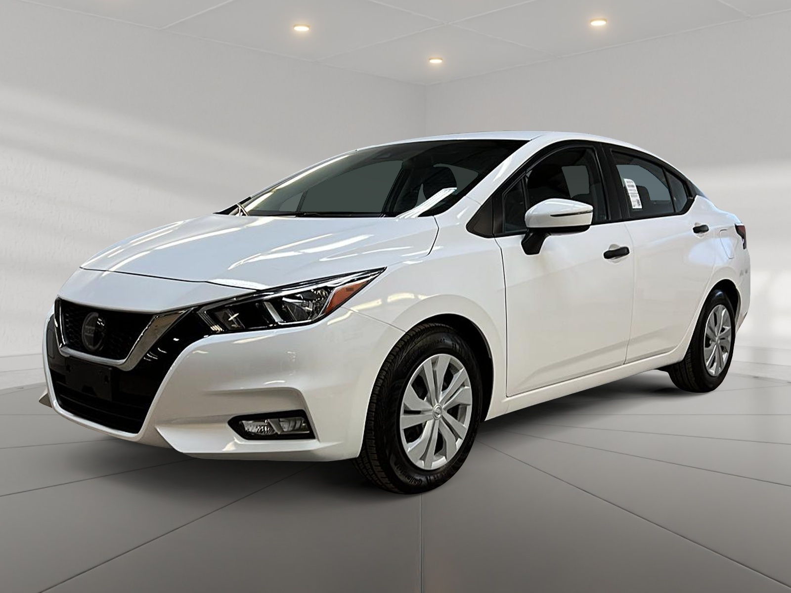 Nissan Versa S 2021 - image #1