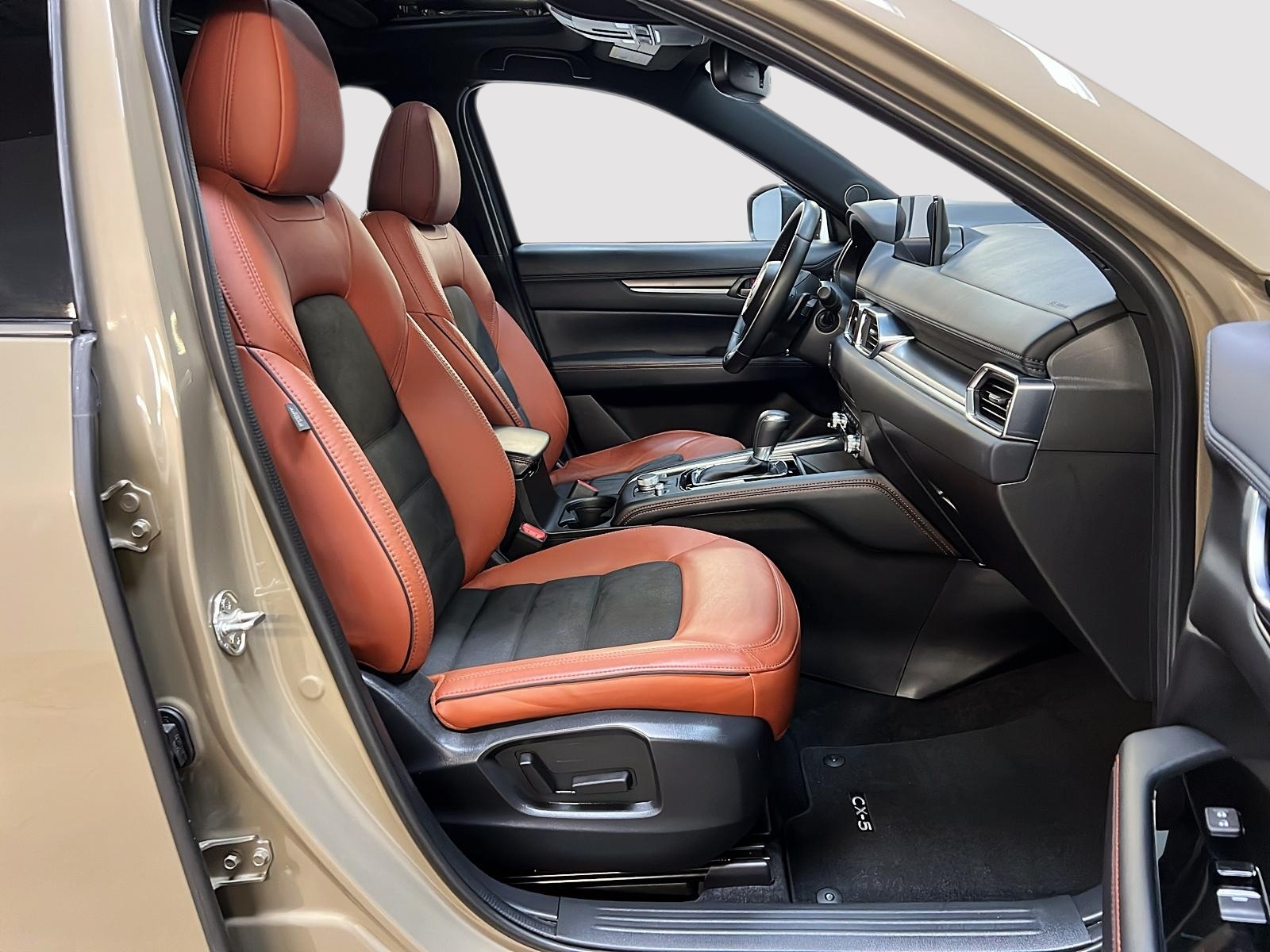 Mazda CX-5 SUNA TURBO CUIR TOIT NAV 4RM 2024 - image #8