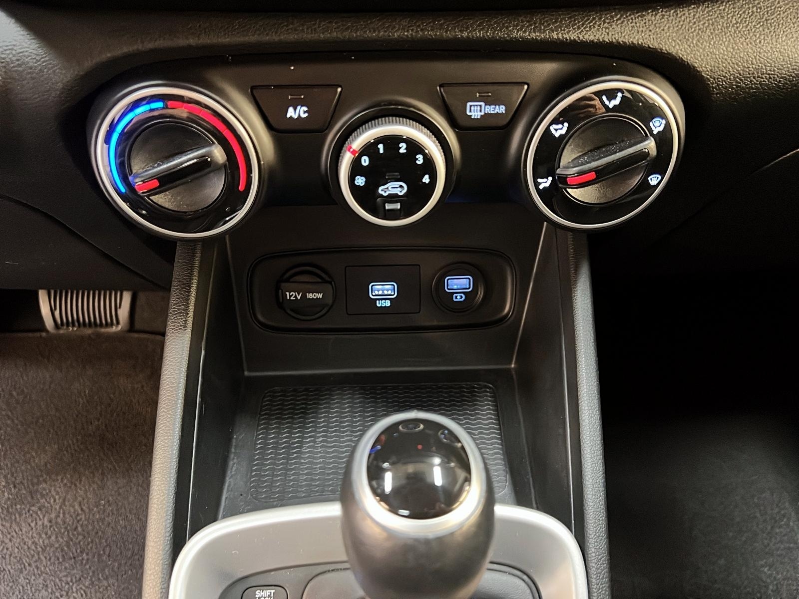 Hyundai Venue TREND TOIT 2021 - image #15