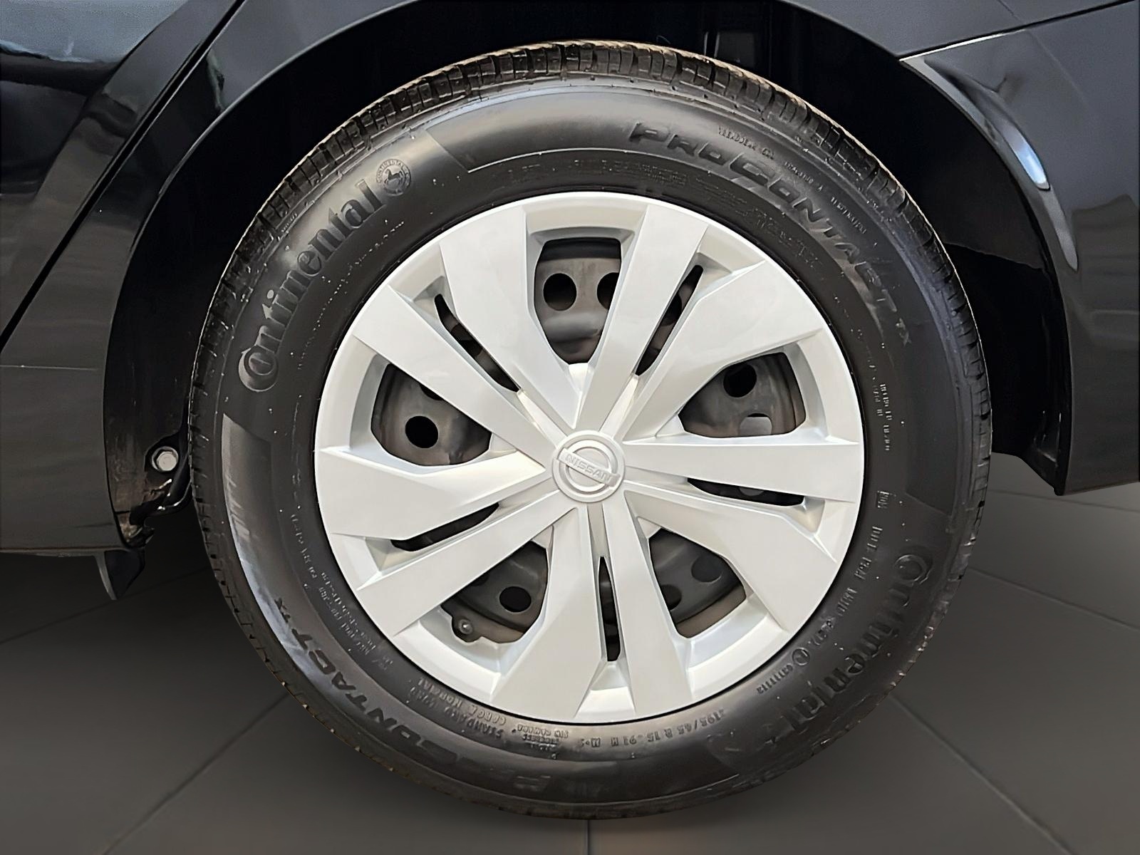 Nissan Versa S 2022 - image #23