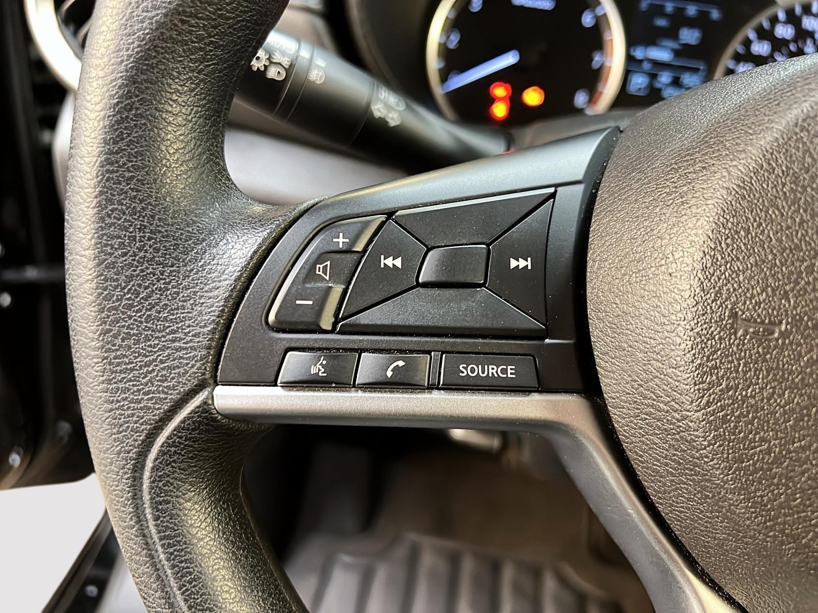 Nissan Versa S 2022 - image #18