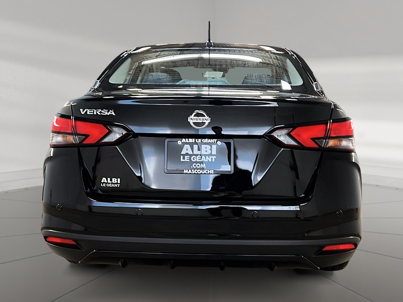 Nissan Versa S 2022 - image #5