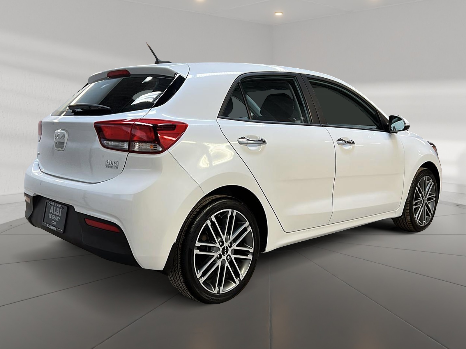 Kia Rio5 2023 - Image #4